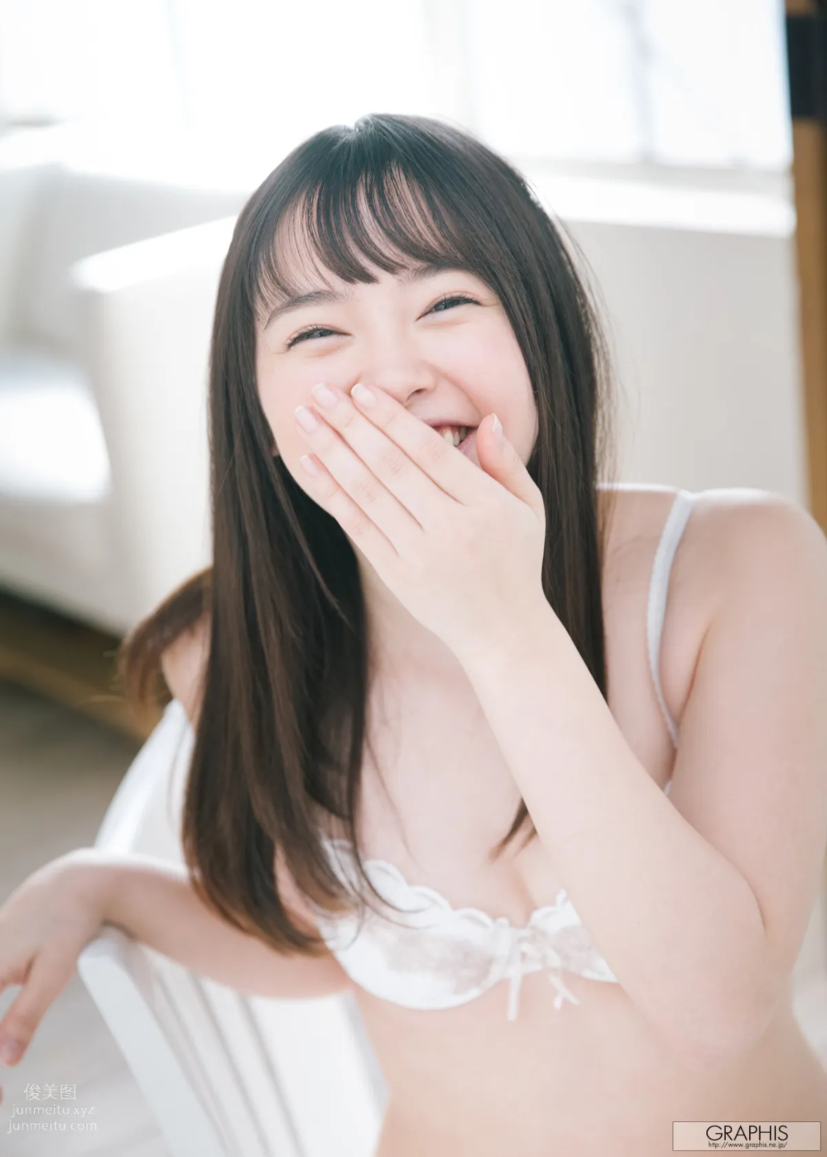 [Graphis] 2018.04.09 初脫ぎ娘 小倉由菜 Yuna Ogura page 53