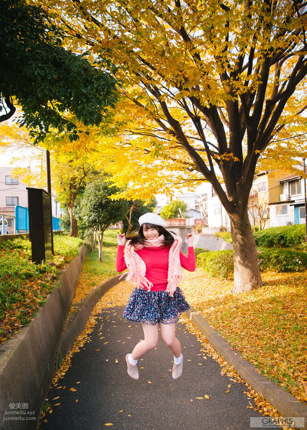 [Graphis] 2018.04.09 初脫ぎ娘 小倉由菜 Yuna Ogura page 5