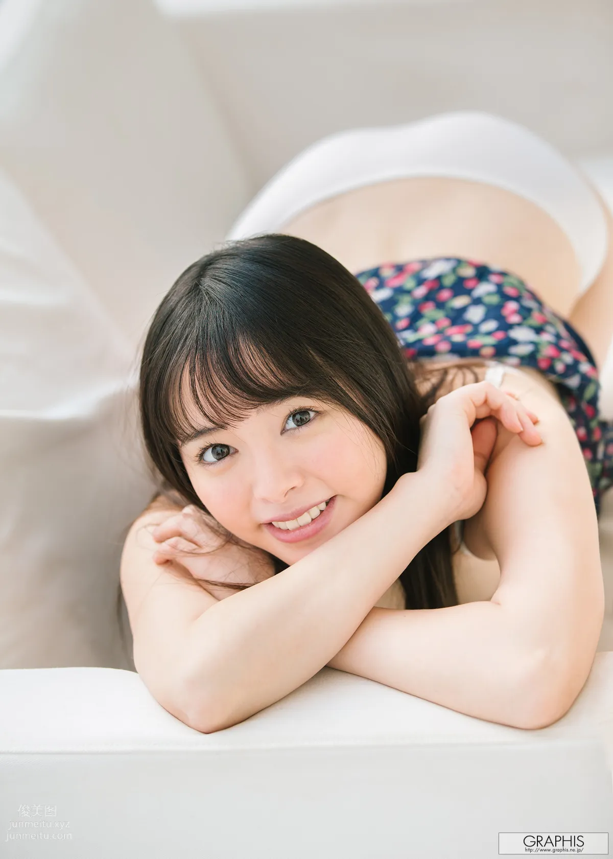 [Graphis] 2018.04.09 初脫ぎ娘 小倉由菜 Yuna Ogura page 46