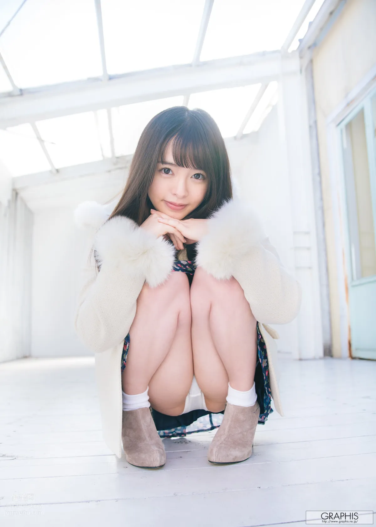 [Graphis] 2018.04.09 初脫ぎ娘 小倉由菜 Yuna Ogura page 14