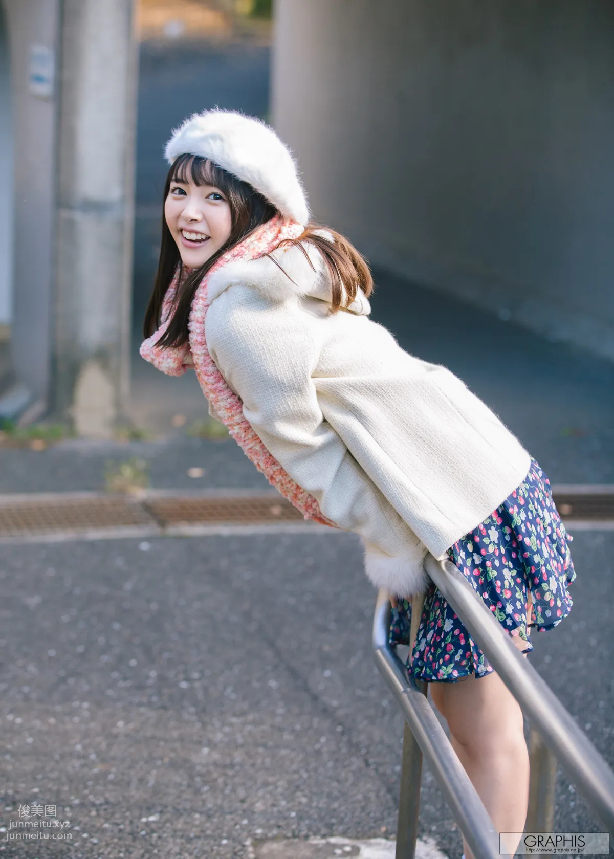 [Graphis] 2018.04.09 初脫ぎ娘 小倉由菜 Yuna Ogura page 8