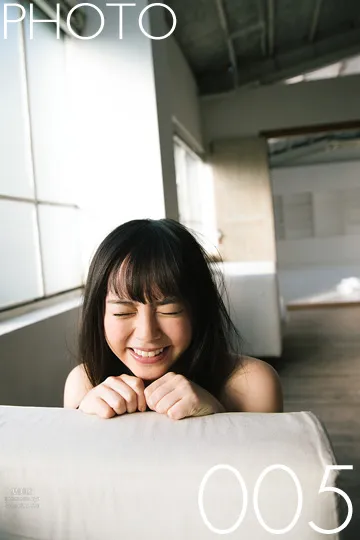 [Graphis] 2018.04.09 初脫ぎ娘 小倉由菜 Yuna Ogura page 128