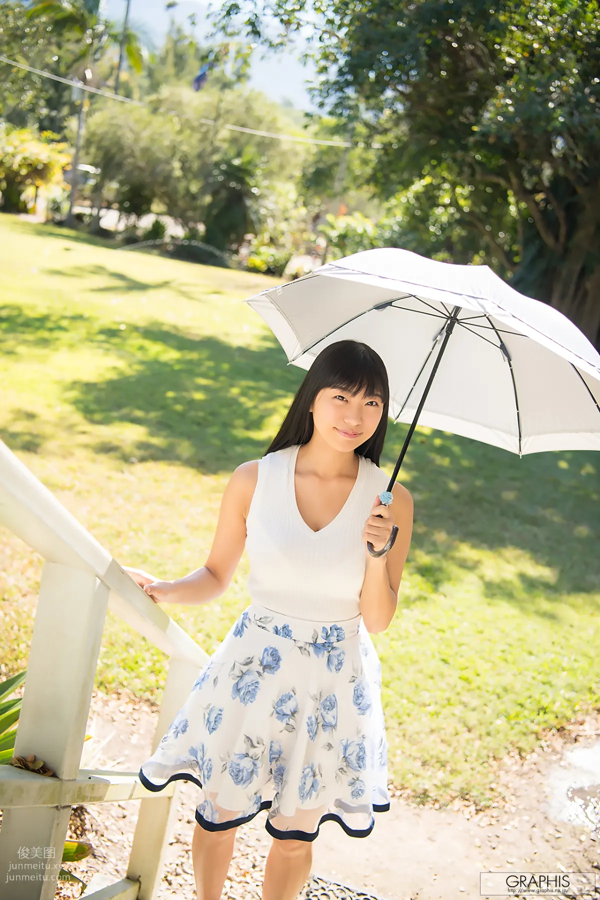 [Graphis] 2018.04.20 SPRING SPECIAL 2018 Matsuri Kiritani 桐谷まつり『Soleil』 page 36