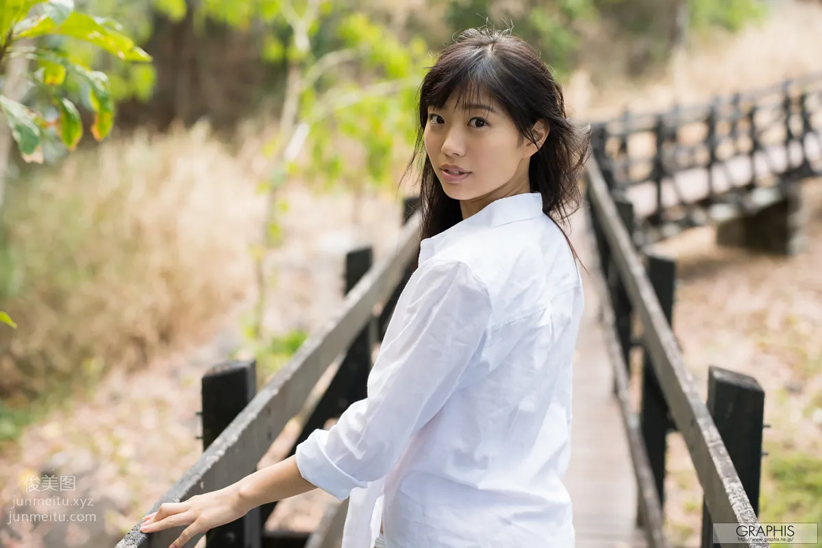 [Graphis] 2018.04.20 SPRING SPECIAL 2018 Matsuri Kiritani 桐谷まつり『Soleil』 page 33