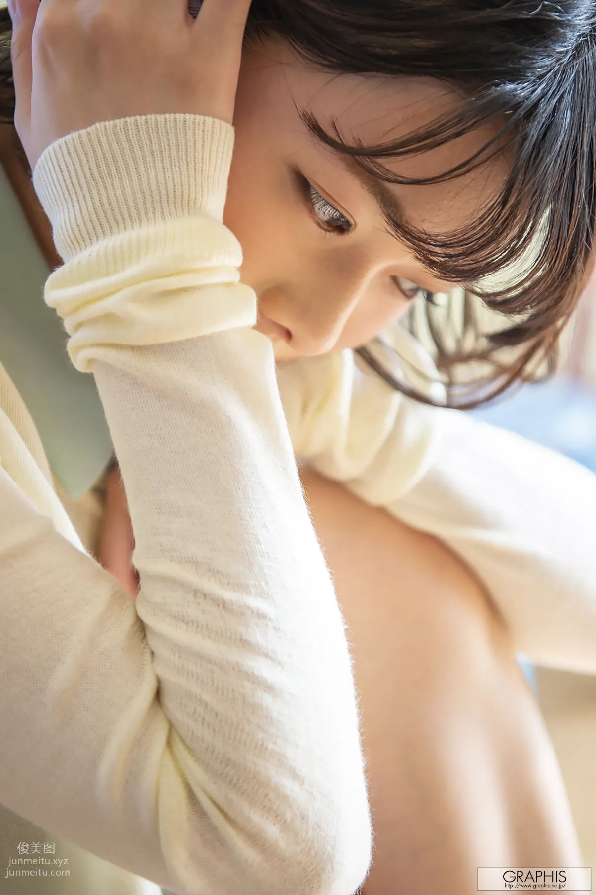 [Graphis] 2019-02-01 First Gravure 初脱ぎ娘Hinata Koizumi 小泉ひなた page 5