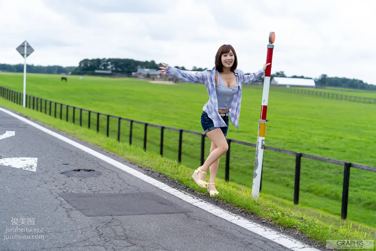 [Graphis] 2019-09-06 Special Gravure 小島みなみ Happiness page 9