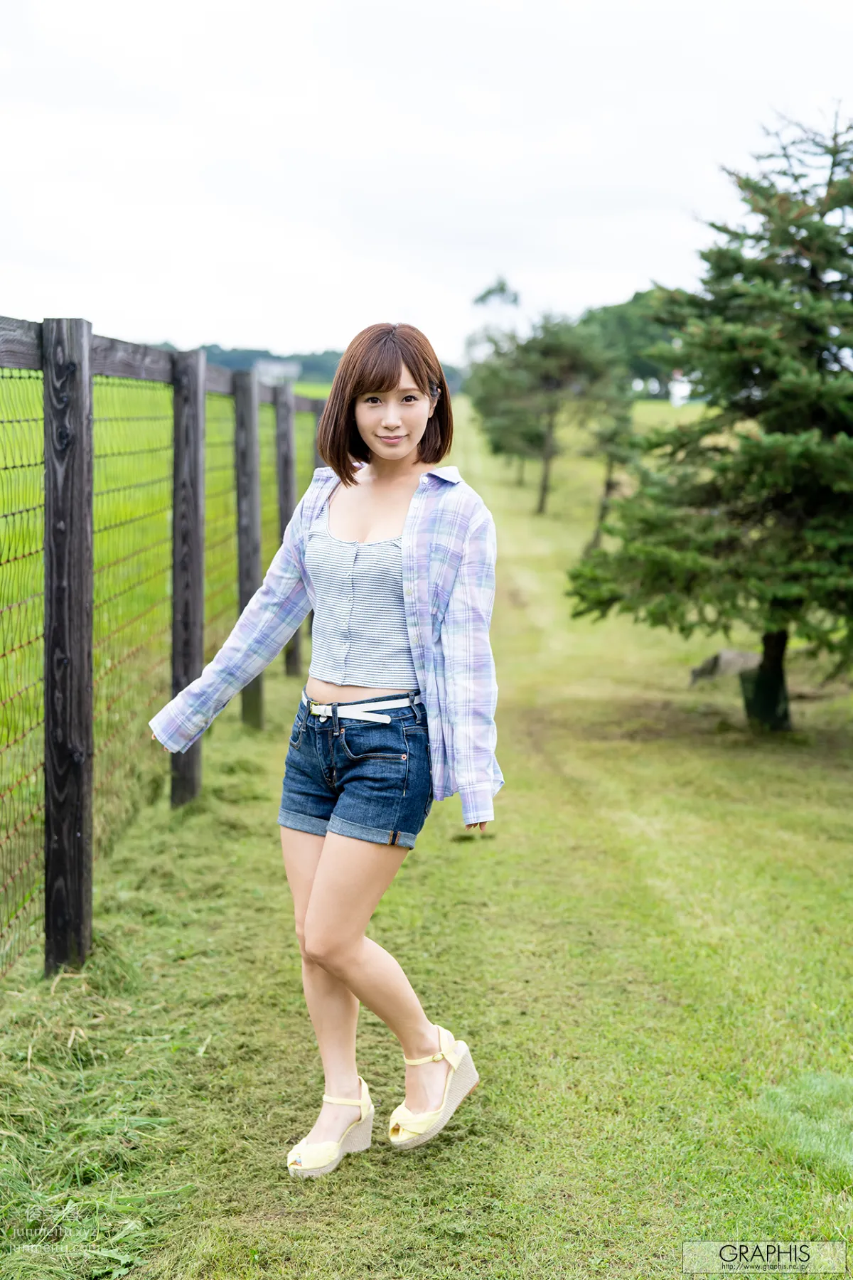 [Graphis] 2019-09-06 Special Gravure 小島みなみ Happiness page 4
