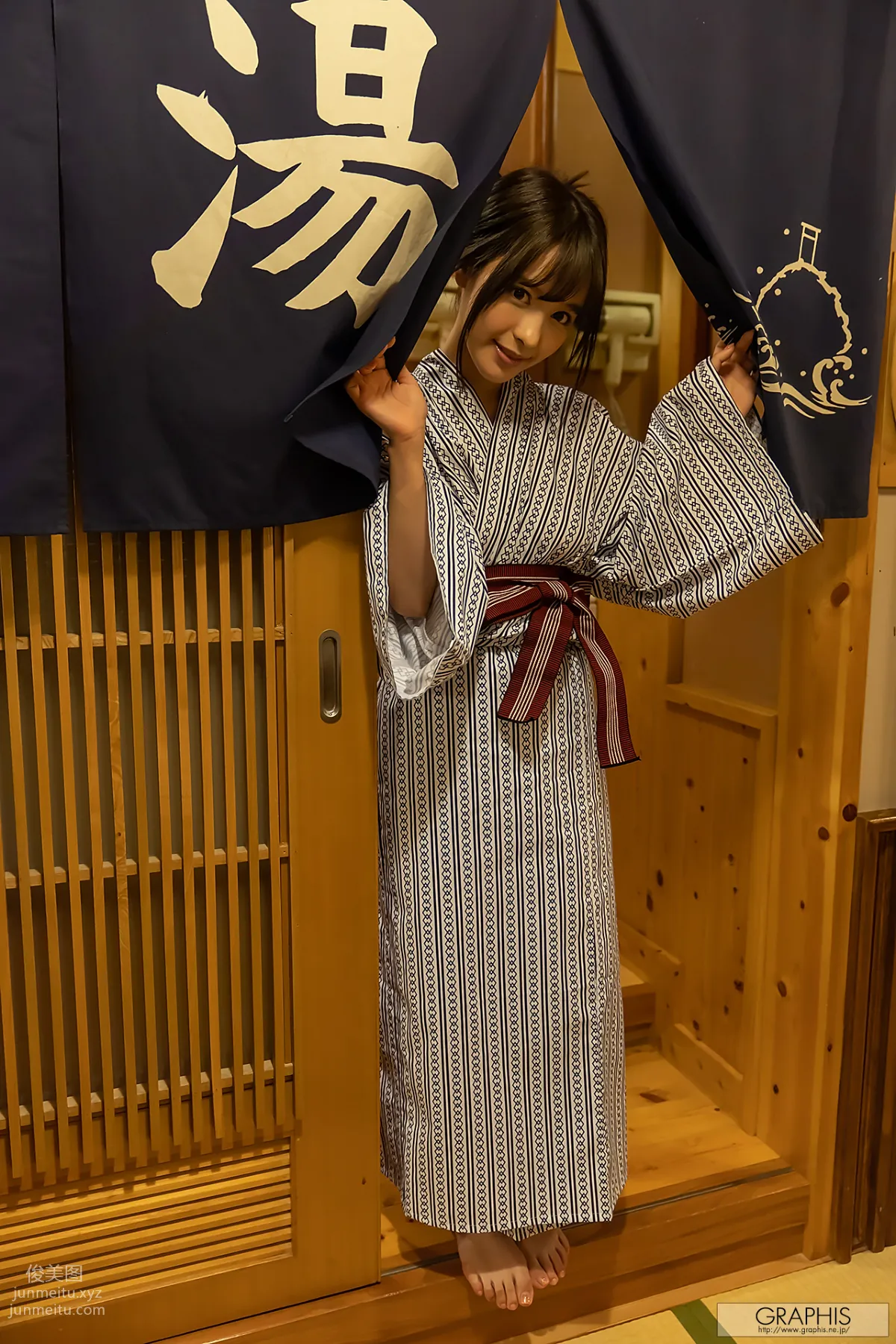 [Graphis] 2019-09-13 Special Gravure 桃乃木かな Small Devil page 46
