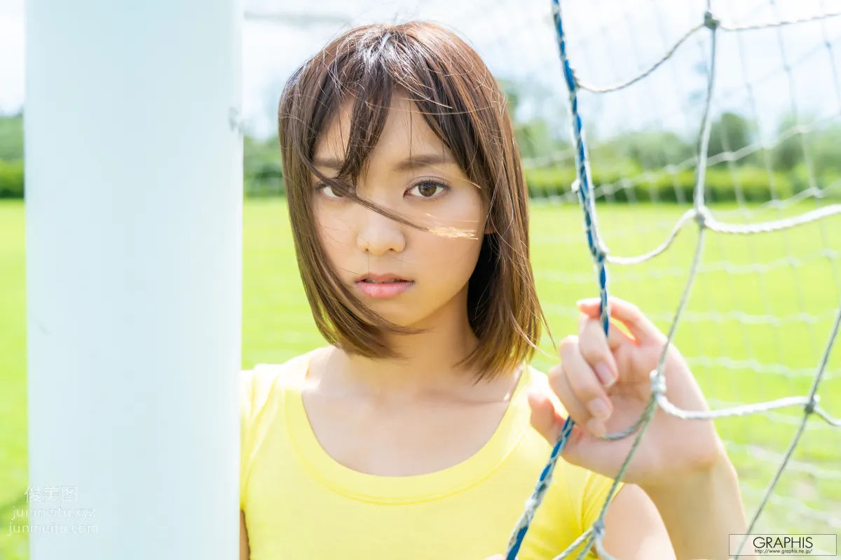 [Graphis] 2019-11-29 もなみ鈴 First Gravure page 9