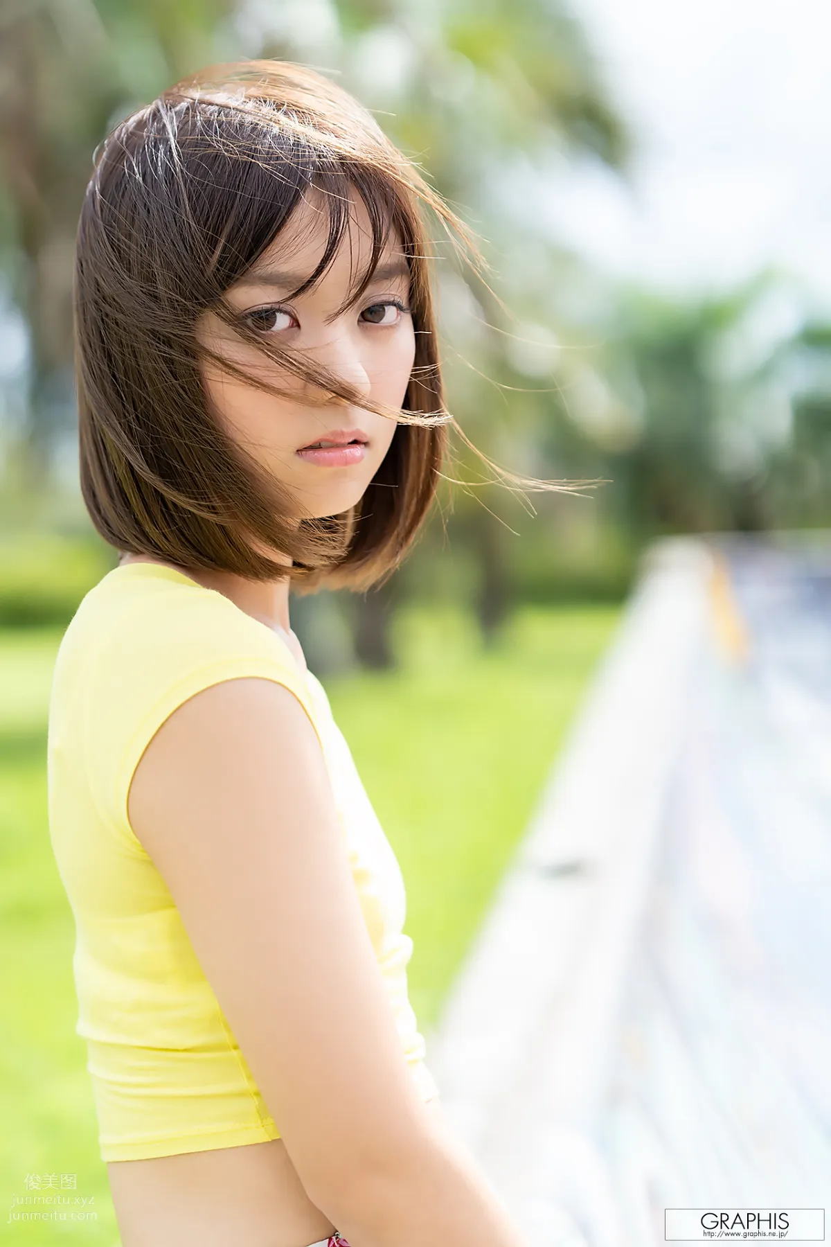 [Graphis] 2019-11-29 もなみ鈴 First Gravure page 3