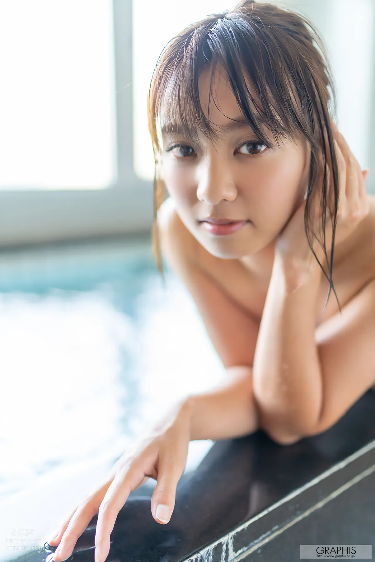 [Graphis] 2019-11-29 もなみ鈴 First Gravure page 64