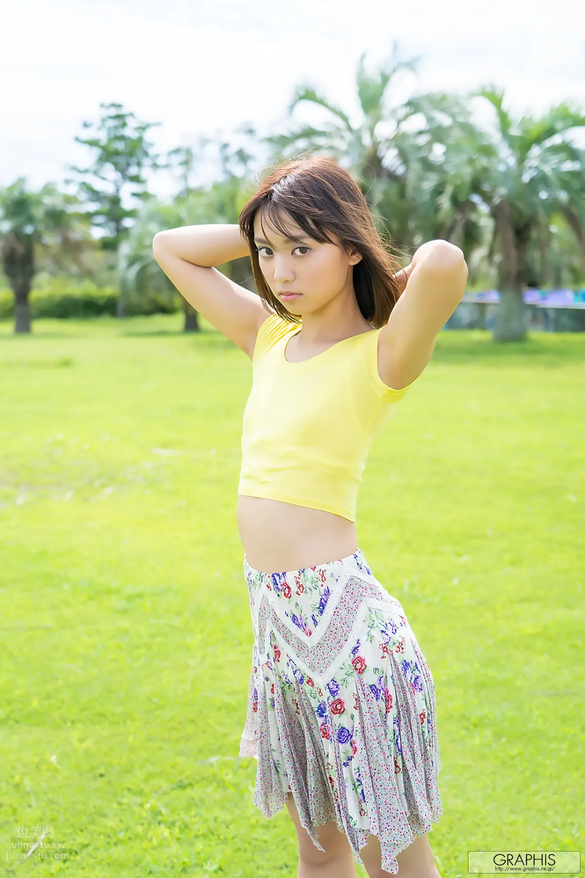 [Graphis] 2019-11-29 もなみ鈴 First Gravure page 8