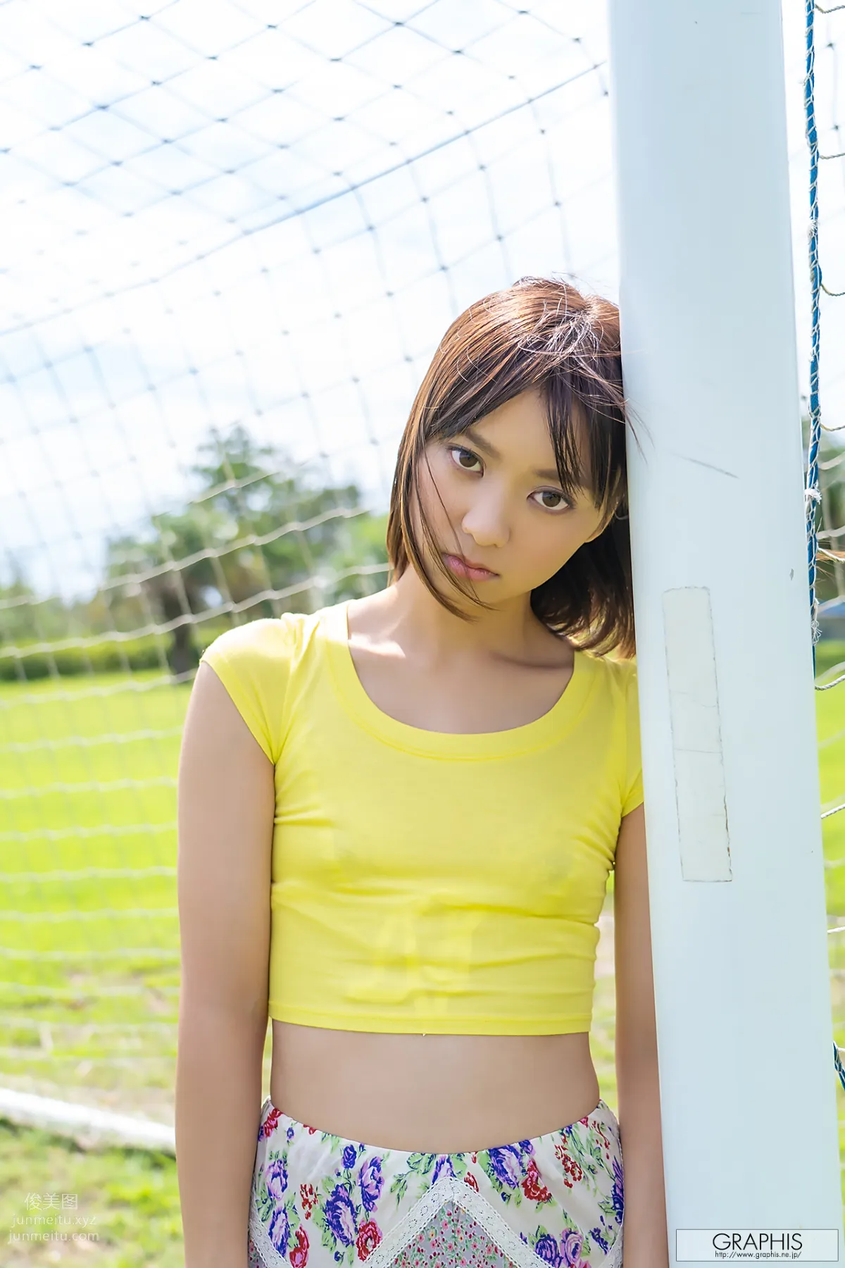 [Graphis] 2019-11-29 もなみ鈴 First Gravure page 10