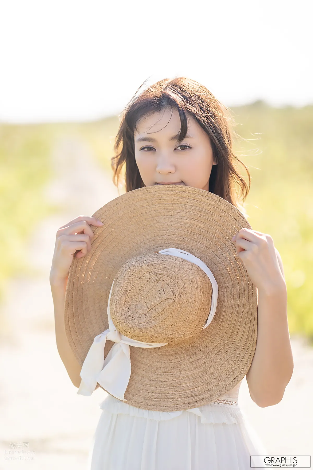 [Graphis] 2019-11-29 もなみ鈴 First Gravure page 81