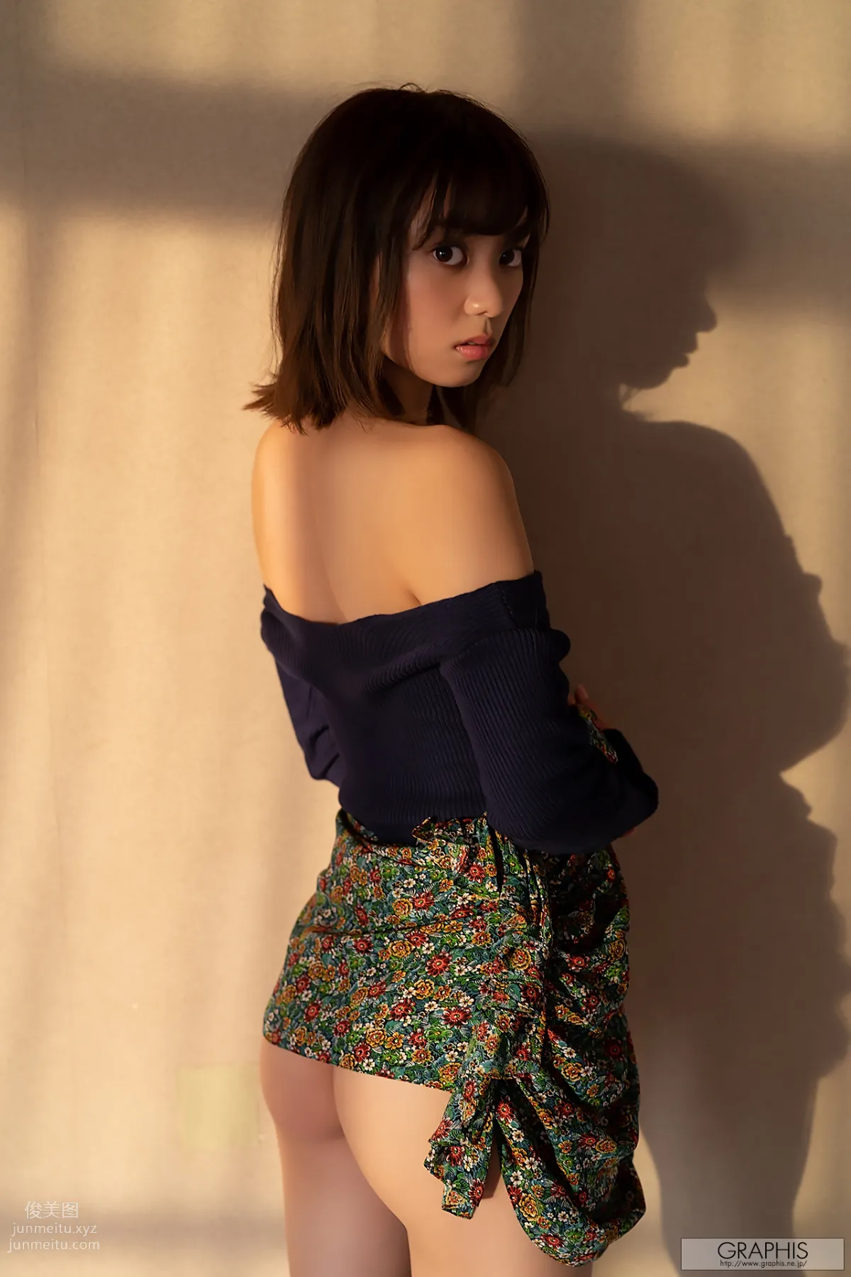 [Graphis] 2019-11-29 もなみ鈴 First Gravure page 121