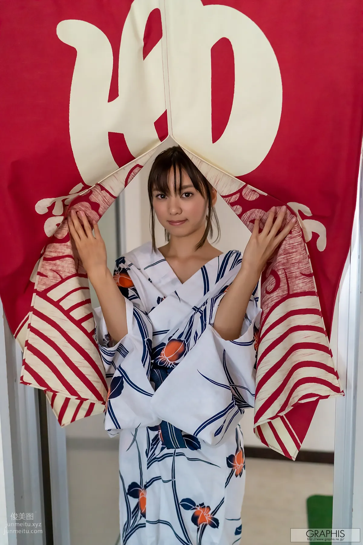 [Graphis] 2019-11-29 もなみ鈴 First Gravure page 35