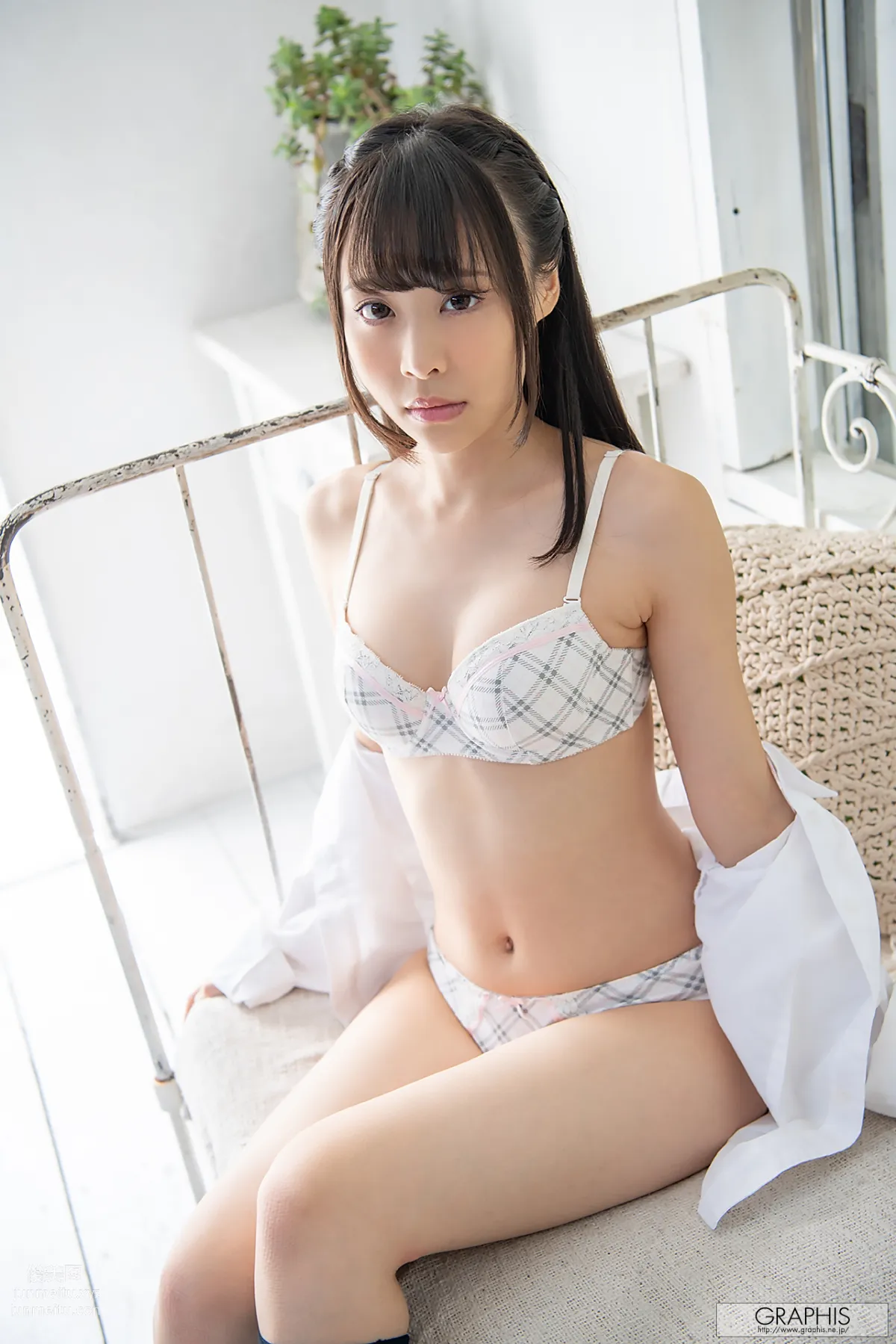 [Graphis] 2019-12-20 First Gravure - Hiyori Yoshioka 吉岡ひより page 56