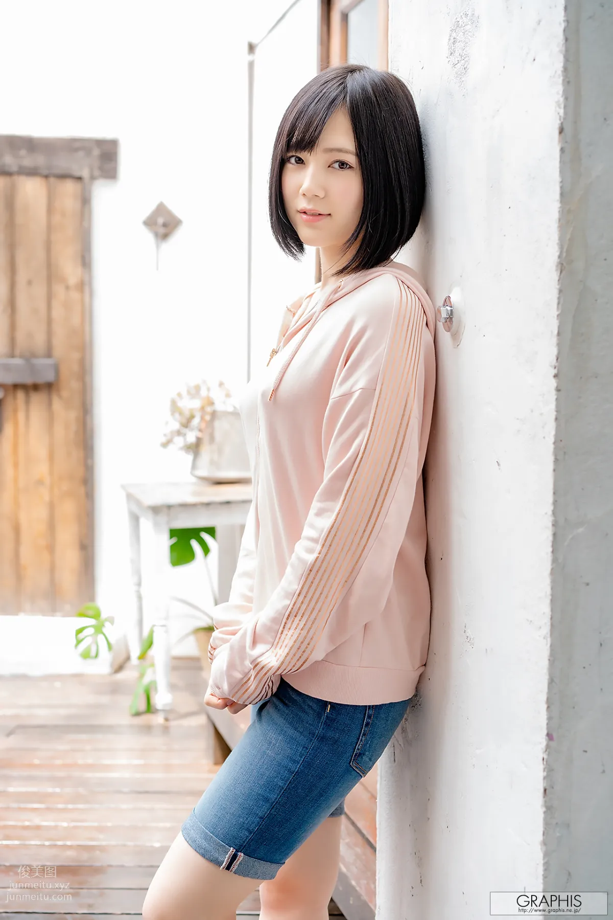 [Graphis] 2019.06.21 First Gravure 初脫ぎ娘 Remu Suzumori 涼森れむ page 36