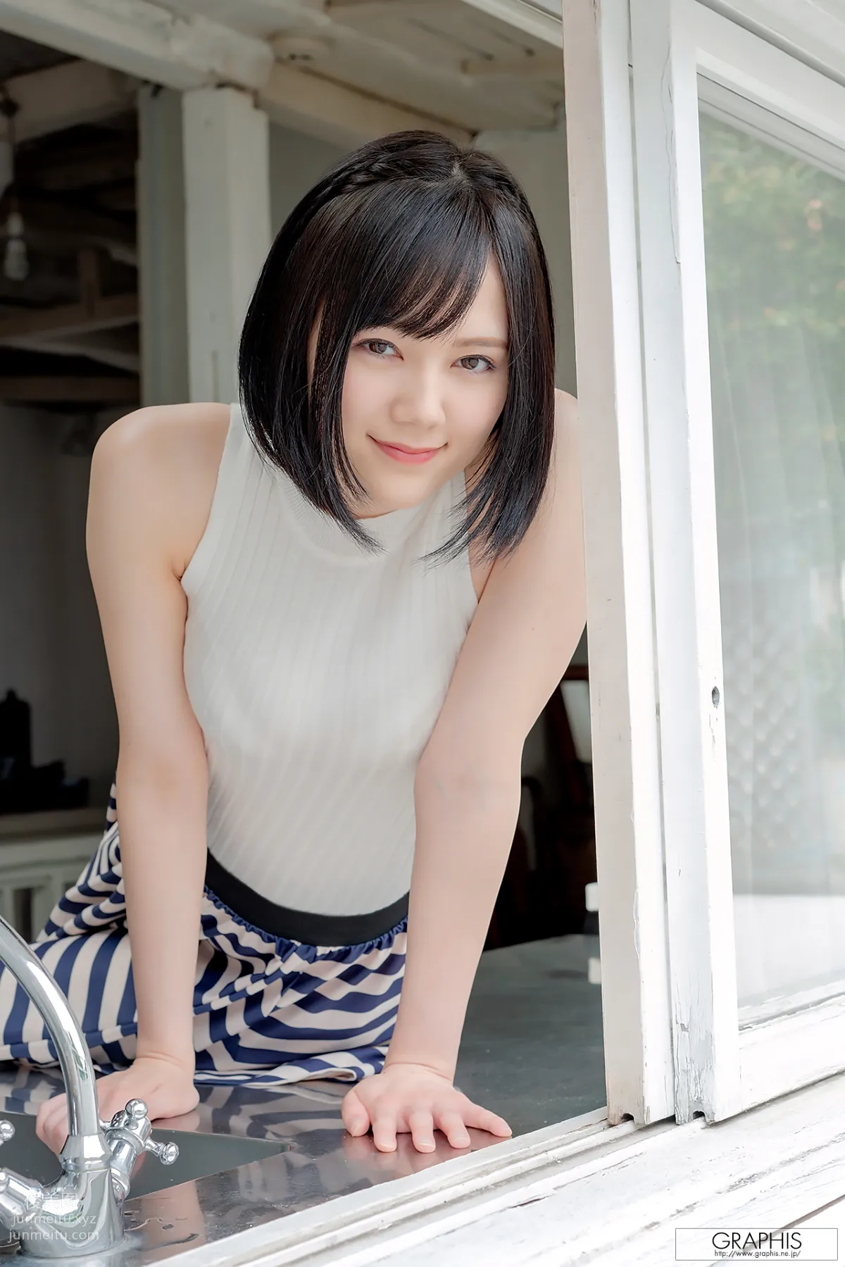 [Graphis] 2019.06.21 First Gravure 初脫ぎ娘 Remu Suzumori 涼森れむ page 10