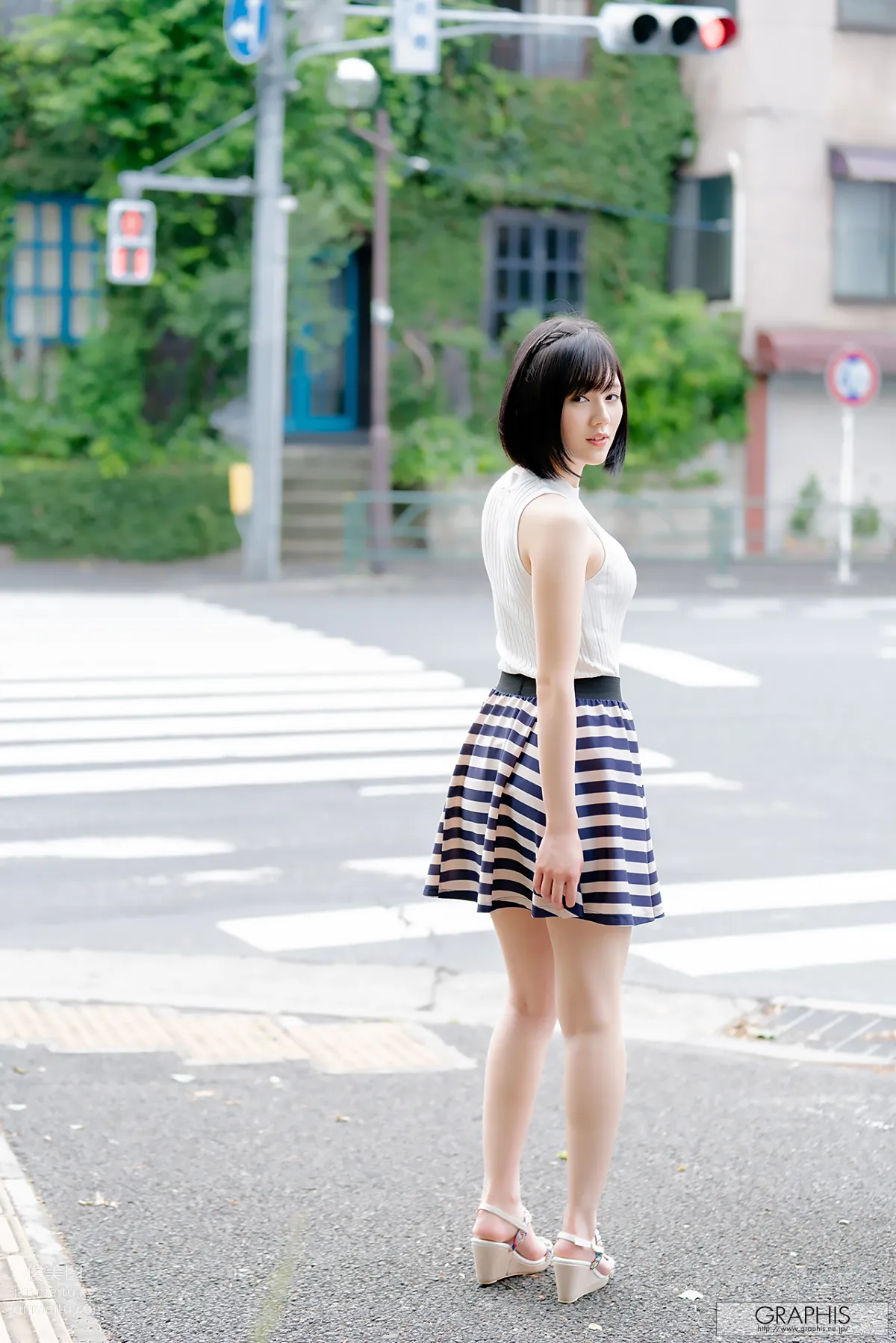 [Graphis] 2019.06.21 First Gravure 初脫ぎ娘 Remu Suzumori 涼森れむ page 2
