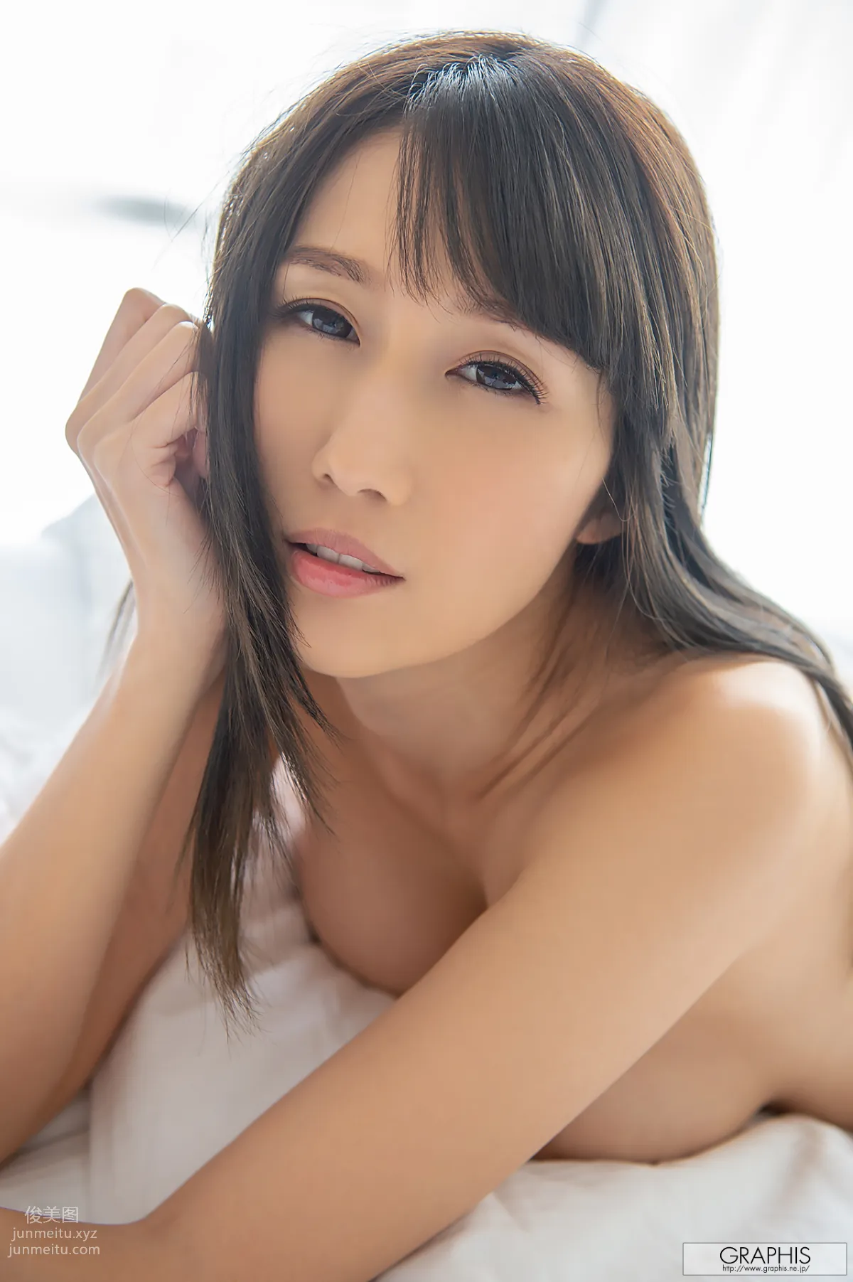 [Graphis] 2020-01-17  JULIA The Cool Beauty page 158