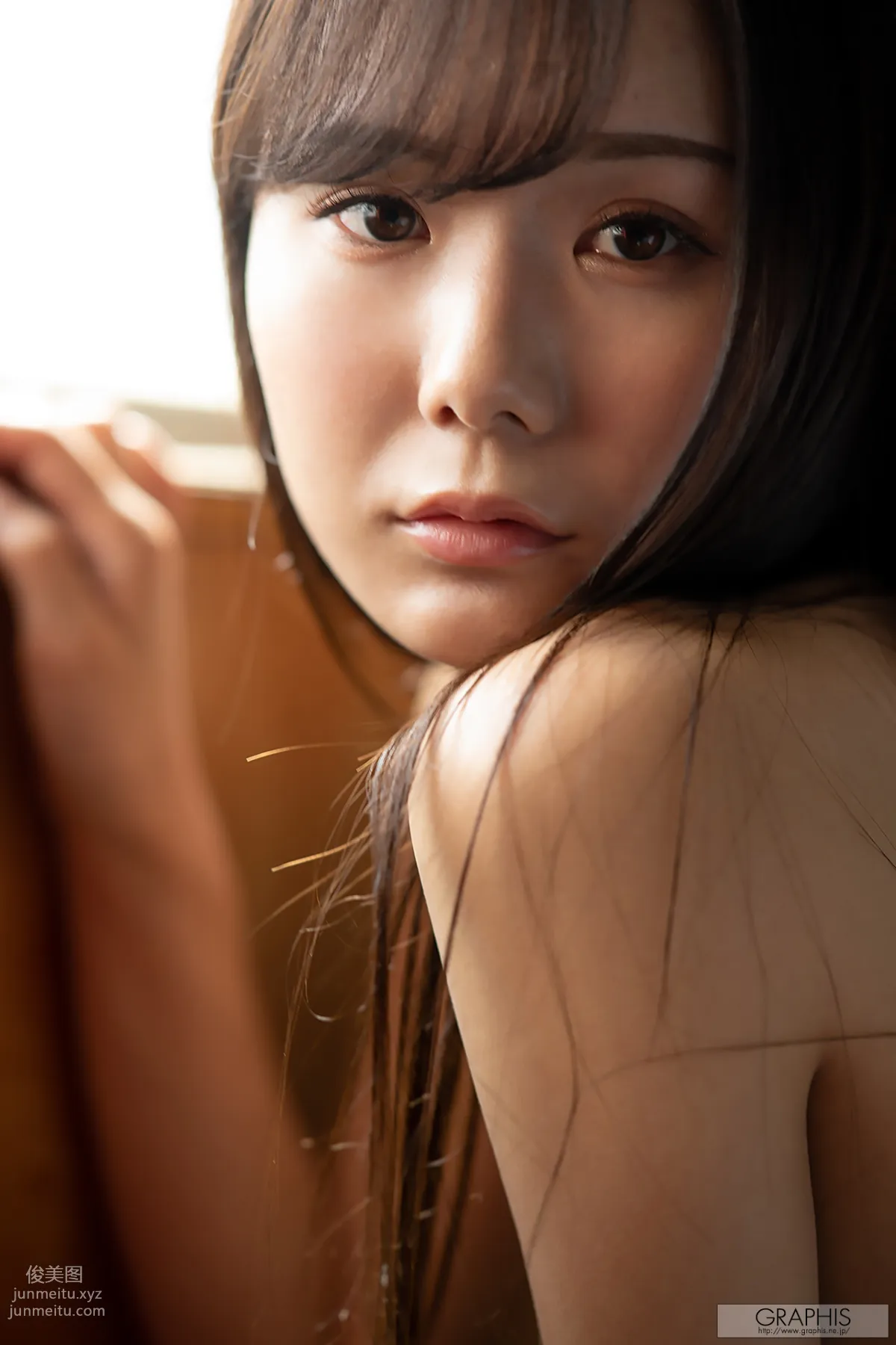 [Graphis] 2020-04-03 Miru Sakamichi 坂道みる 『MIRU』 page 42