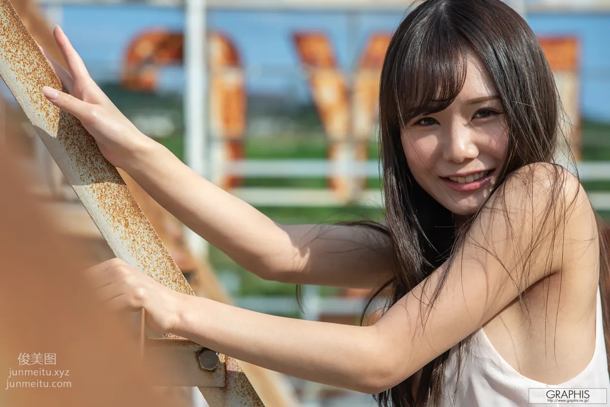 [Graphis] 2020-04-03 Miru Sakamichi 坂道みる 『MIRU』 page 28