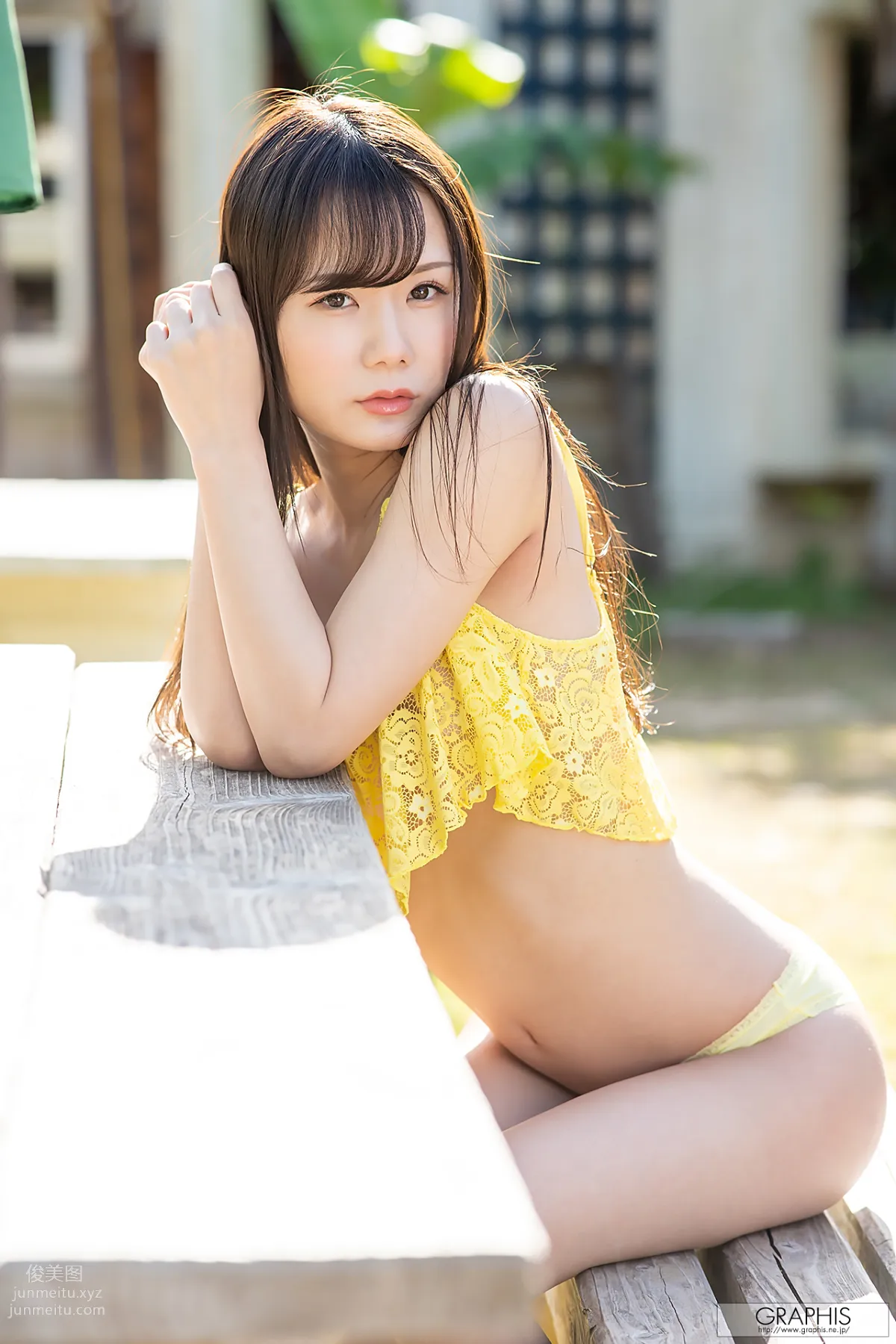 [Graphis] 2020-04-03 Miru Sakamichi 坂道みる 『MIRU』 page 14