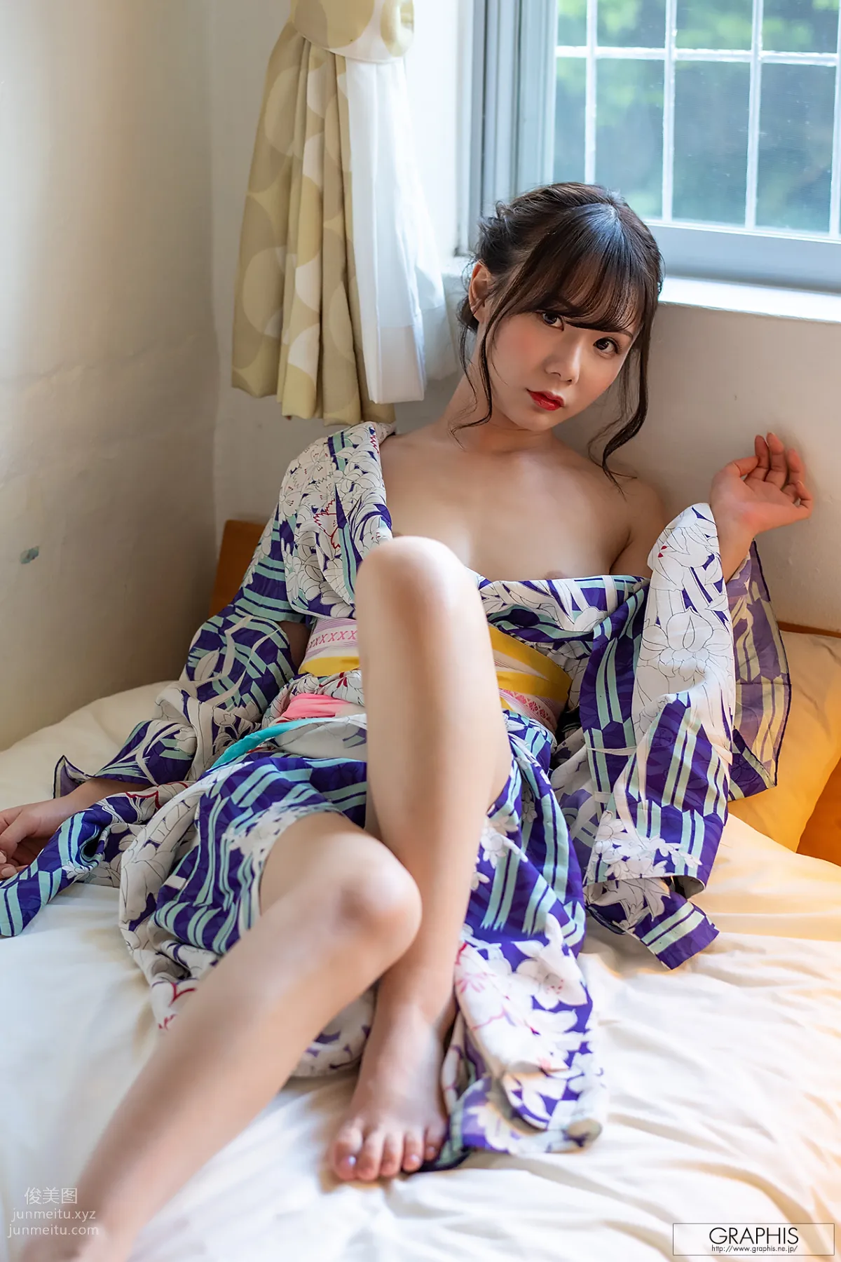 [Graphis] 2020-04-03 Miru Sakamichi 坂道みる 『MIRU』 page 86
