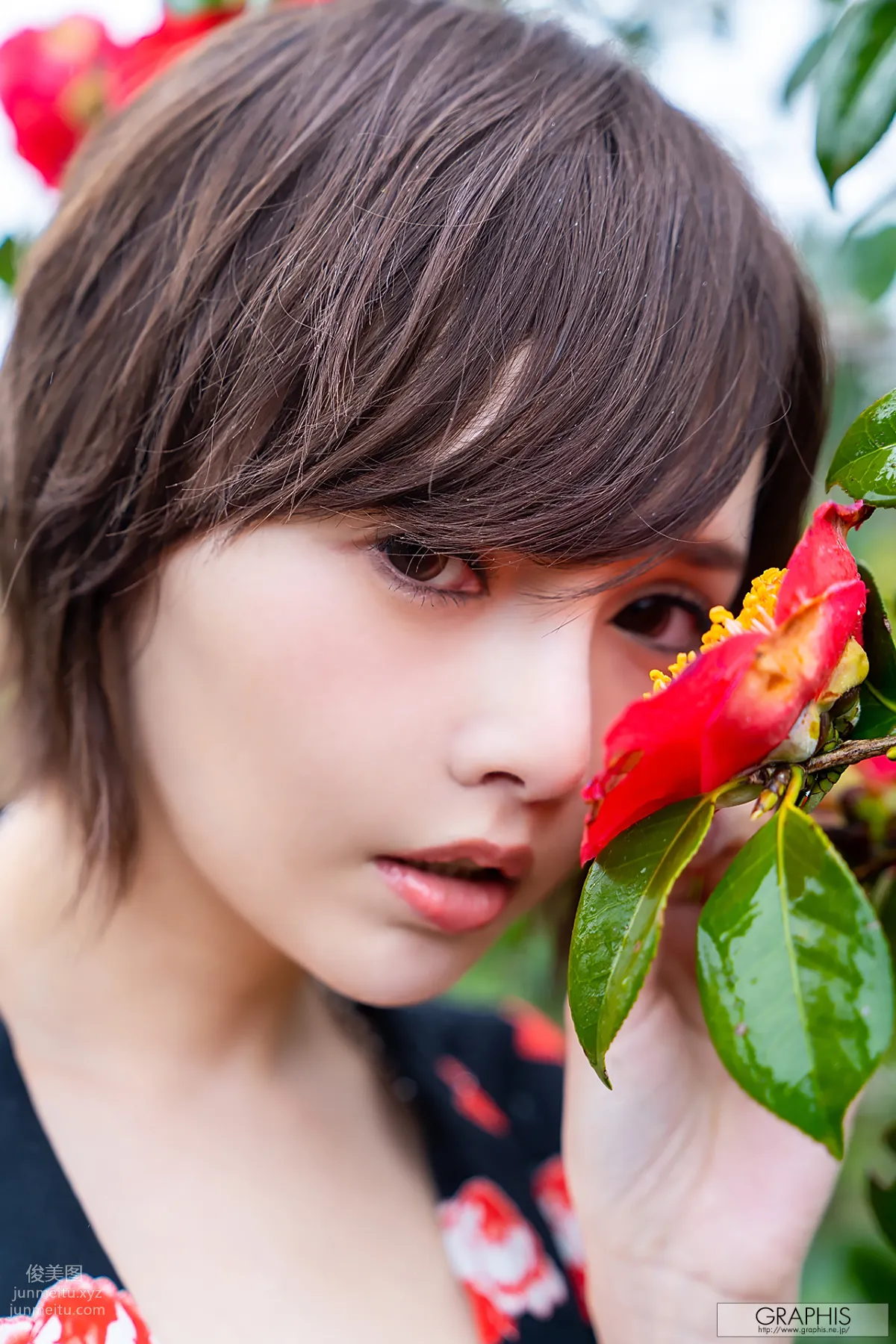 [Graphis] 2020-05-01 Gals - Riona Hirose 広瀬りおな 『 Traverse de craie 』 page 3