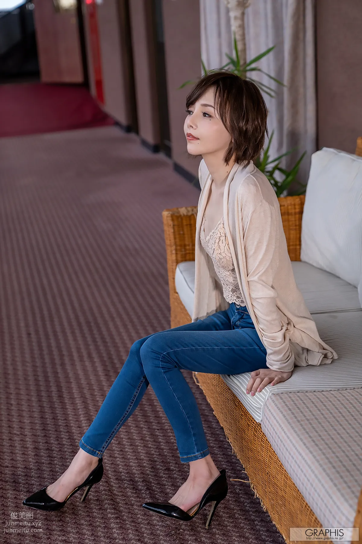[Graphis] 2020-05-01 Gals - Riona Hirose 広瀬りおな 『 Traverse de craie 』 page 94