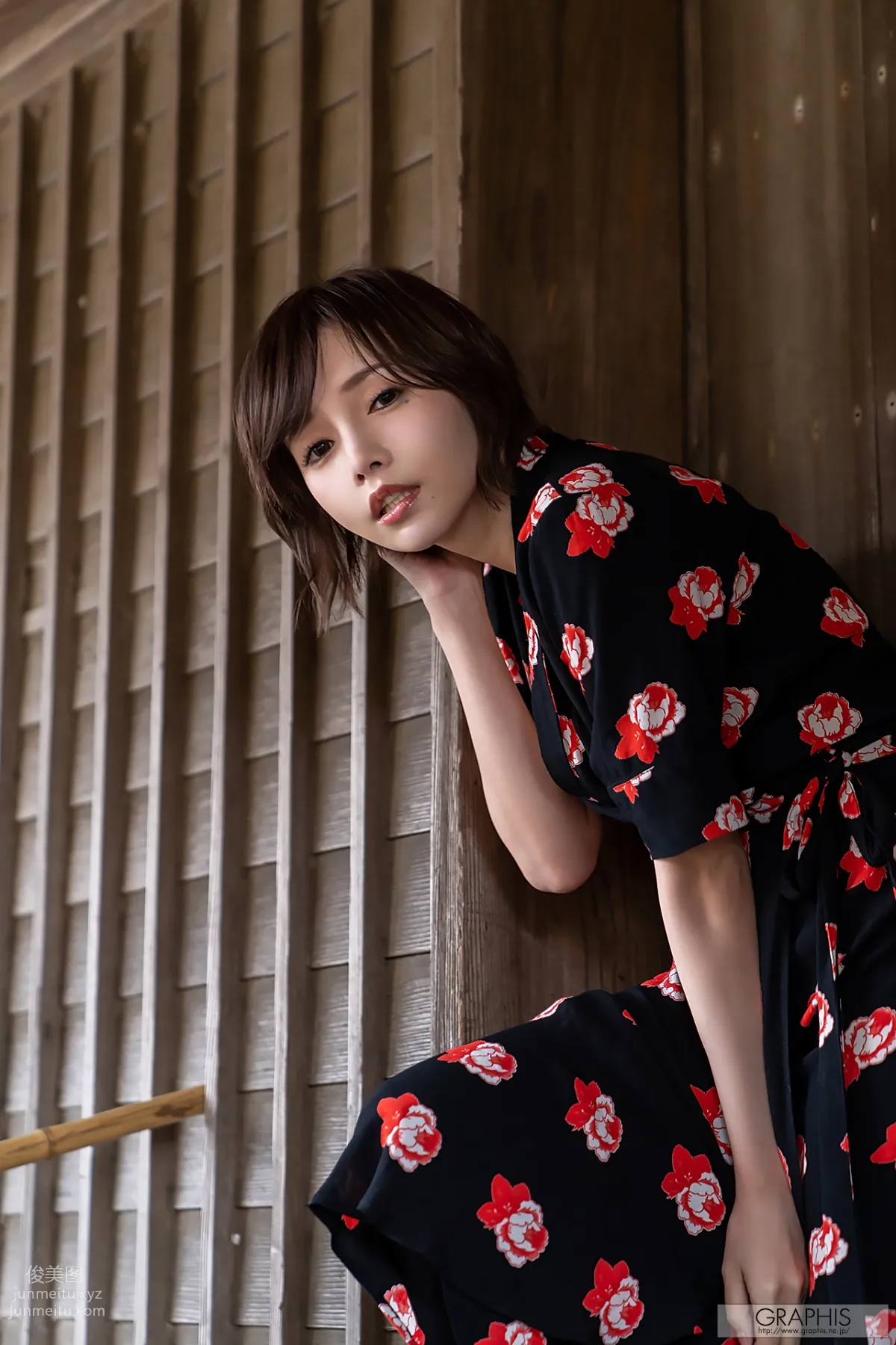 [Graphis] 2020-05-01 Gals - Riona Hirose 広瀬りおな 『 Traverse de craie 』 page 9