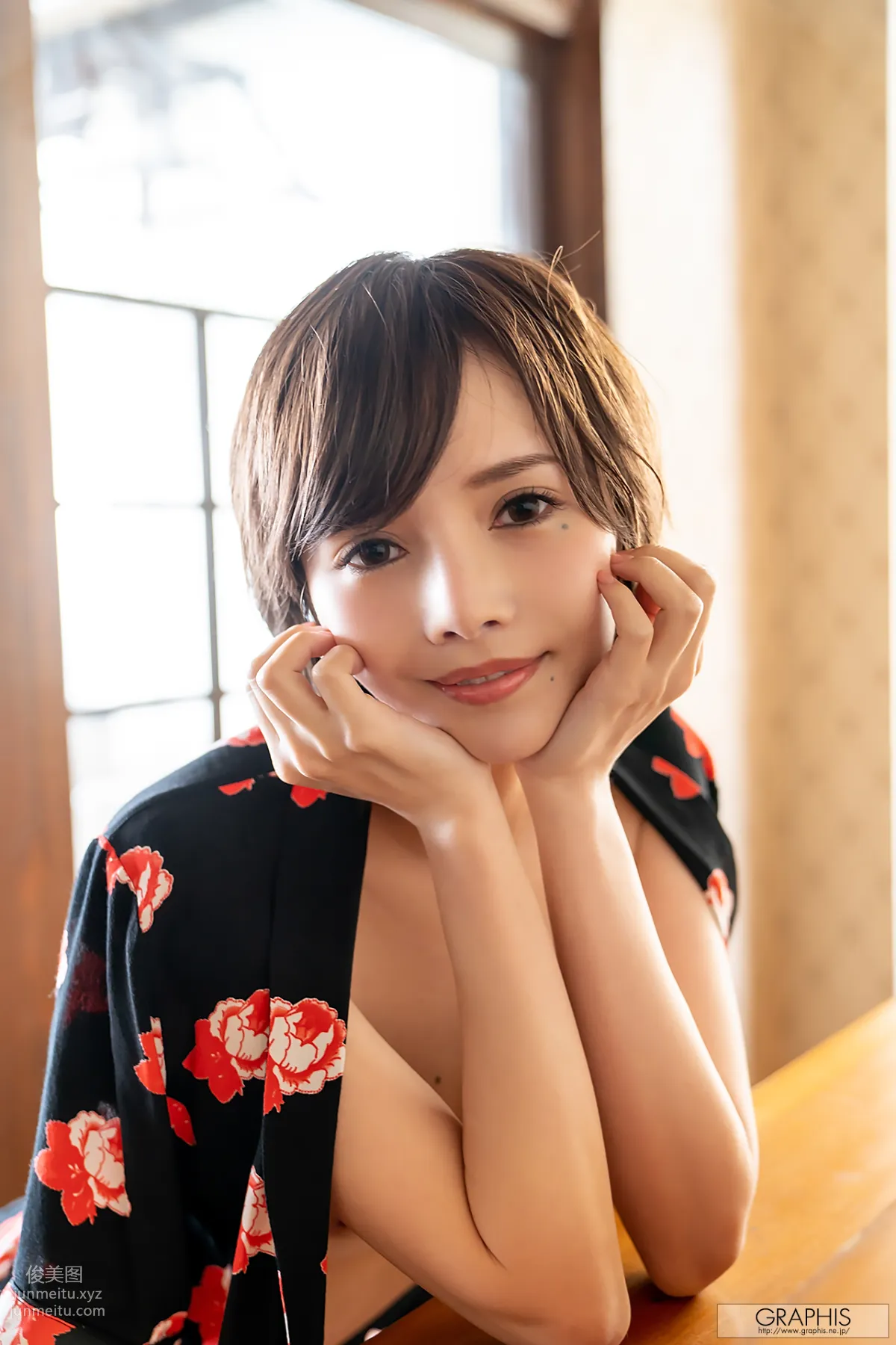 [Graphis] 2020-05-01 Gals - Riona Hirose 広瀬りおな 『 Traverse de craie 』 page 34