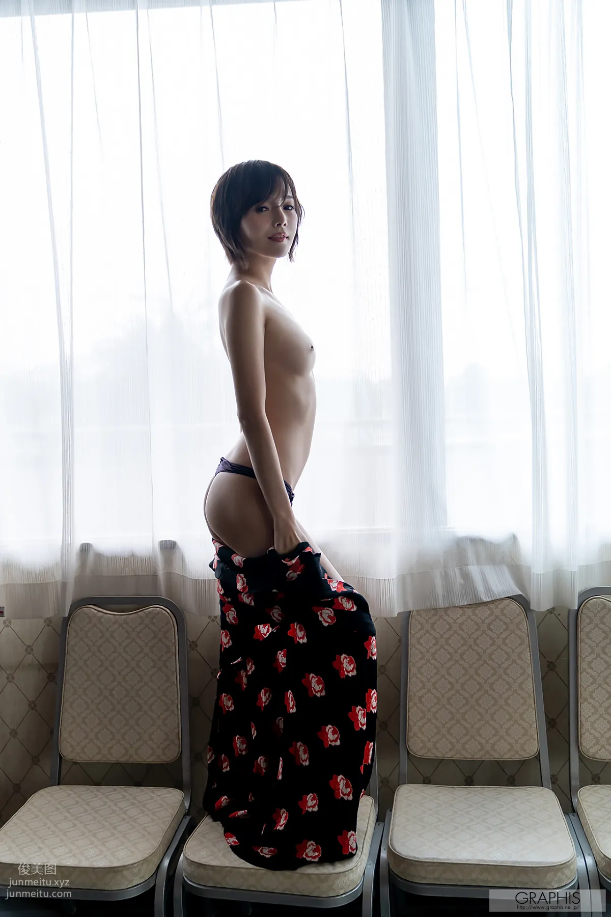 [Graphis] 2020-05-01 Gals - Riona Hirose 広瀬りおな 『 Traverse de craie 』 page 22