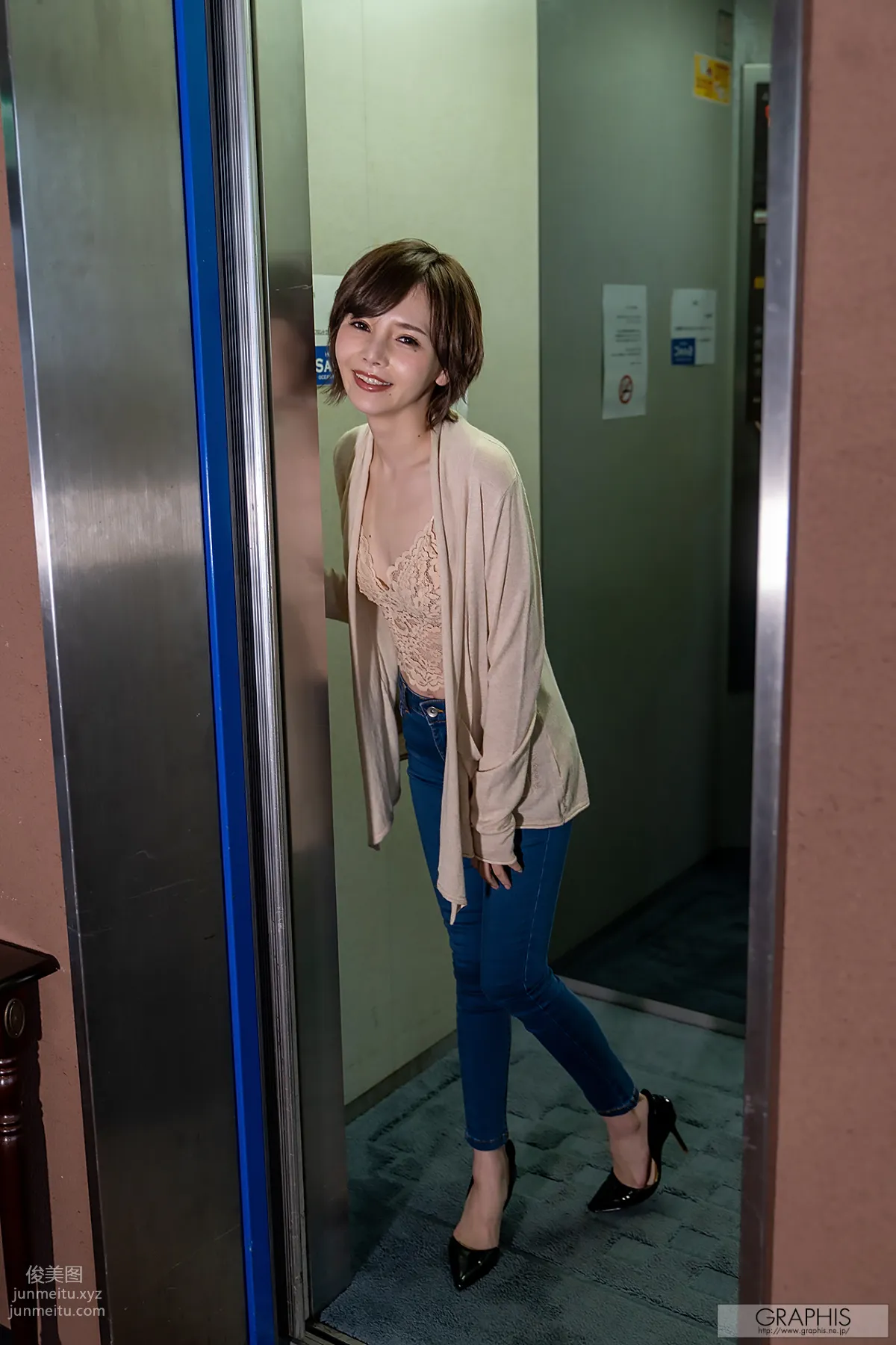 [Graphis] 2020-05-01 Gals - Riona Hirose 広瀬りおな 『 Traverse de craie 』 page 91