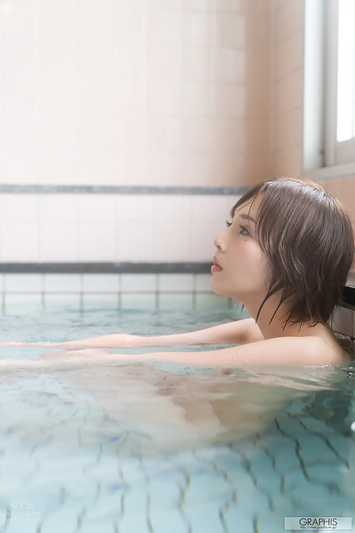 [Graphis] 2020-05-01 Gals - Riona Hirose 広瀬りおな 『 Traverse de craie 』 page 71