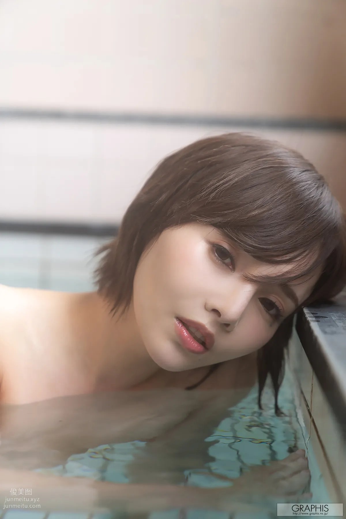 [Graphis] 2020-05-01 Gals - Riona Hirose 広瀬りおな 『 Traverse de craie 』 page 69