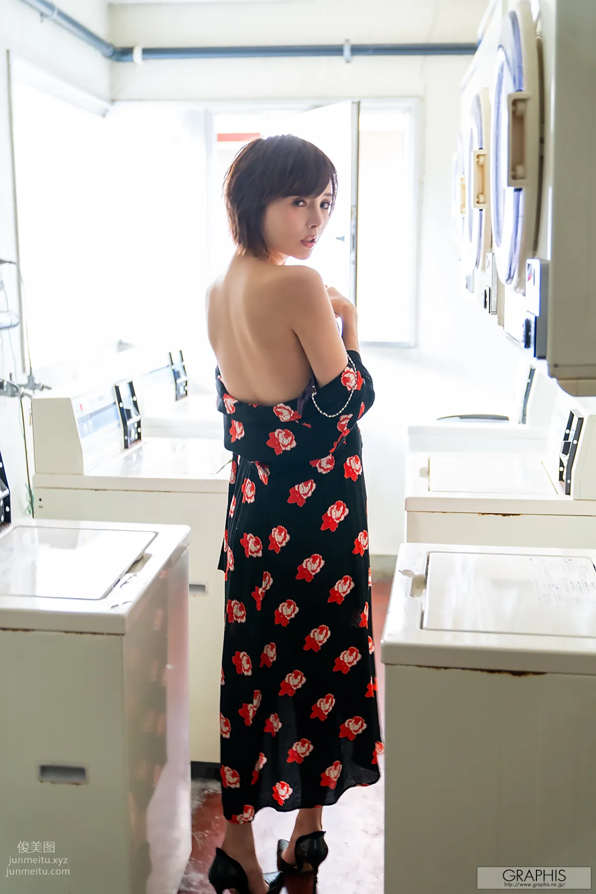 [Graphis] 2020-05-01 Gals - Riona Hirose 広瀬りおな 『 Traverse de craie 』 page 14