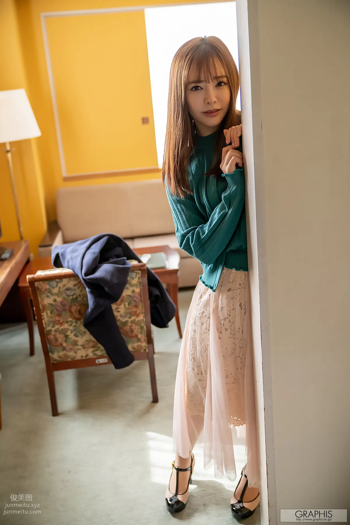 [Graphis] 2020-05-01 GW SPECIAL 2020 - Yuna Ogura 小倉由菜 『 YUNA STYLE 』 page 15