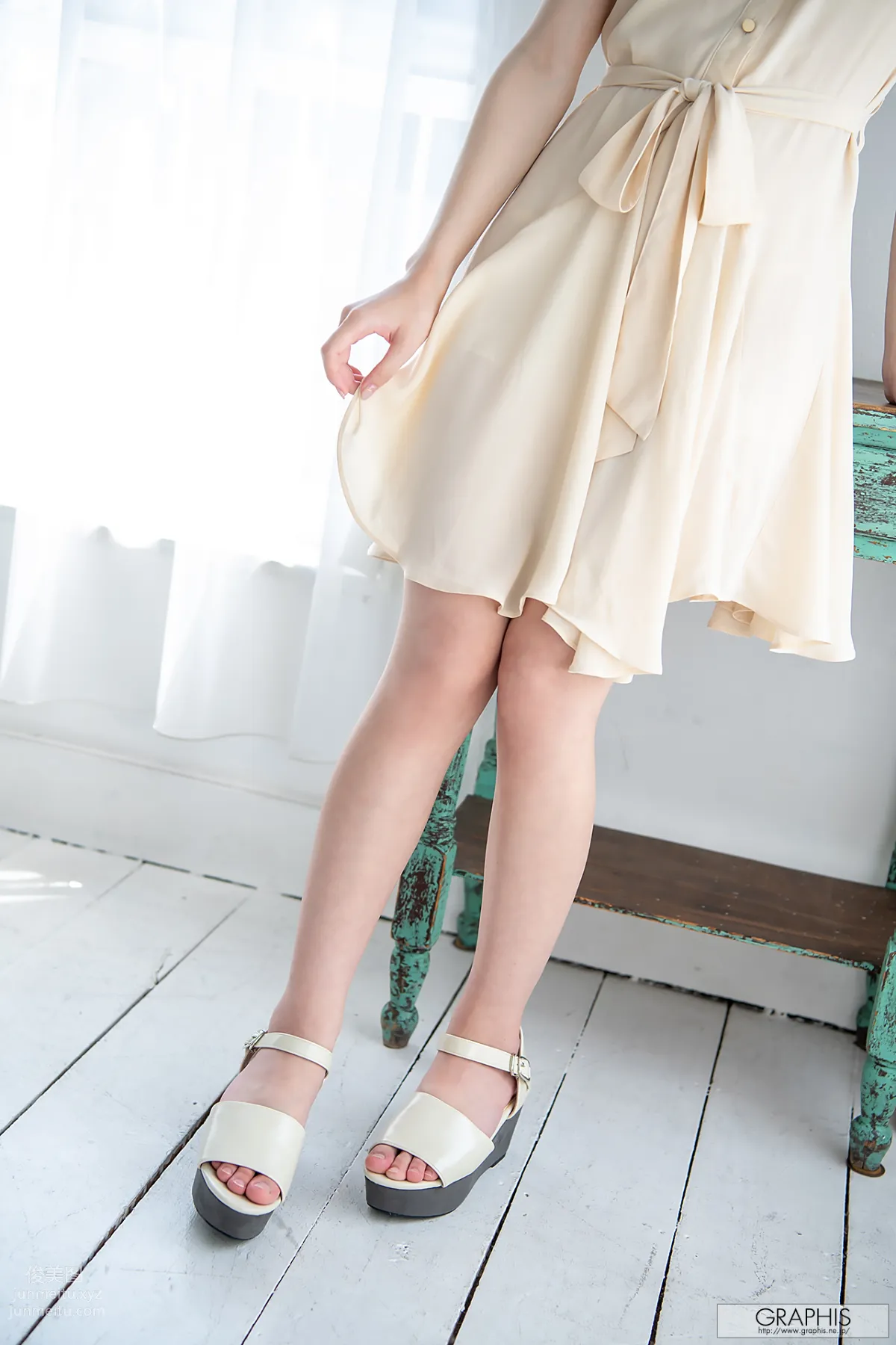 [Graphis] 2020-06-19 First Gravure - Izuna Maki 槙いずな page 5