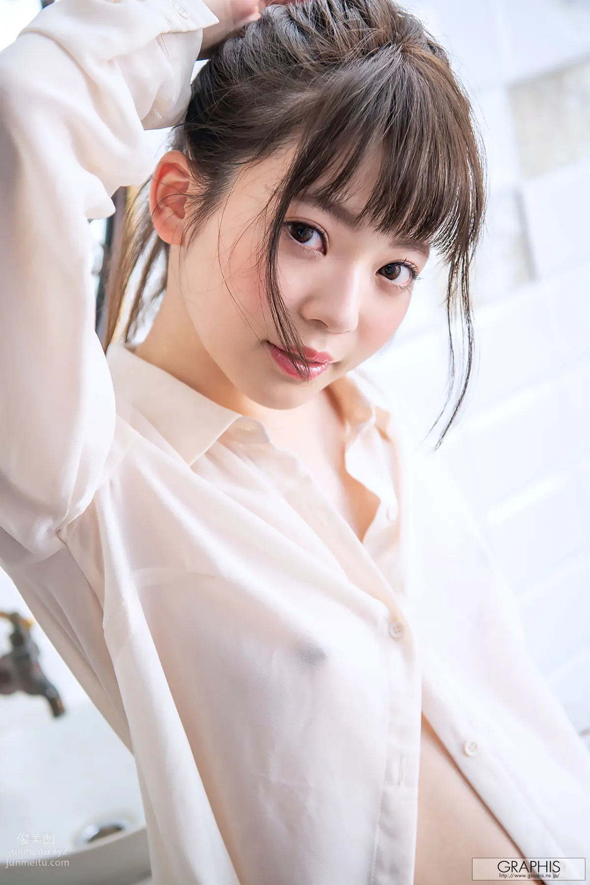 [Graphis] 2020-06-19 First Gravure - Izuna Maki 槙いずな page 73