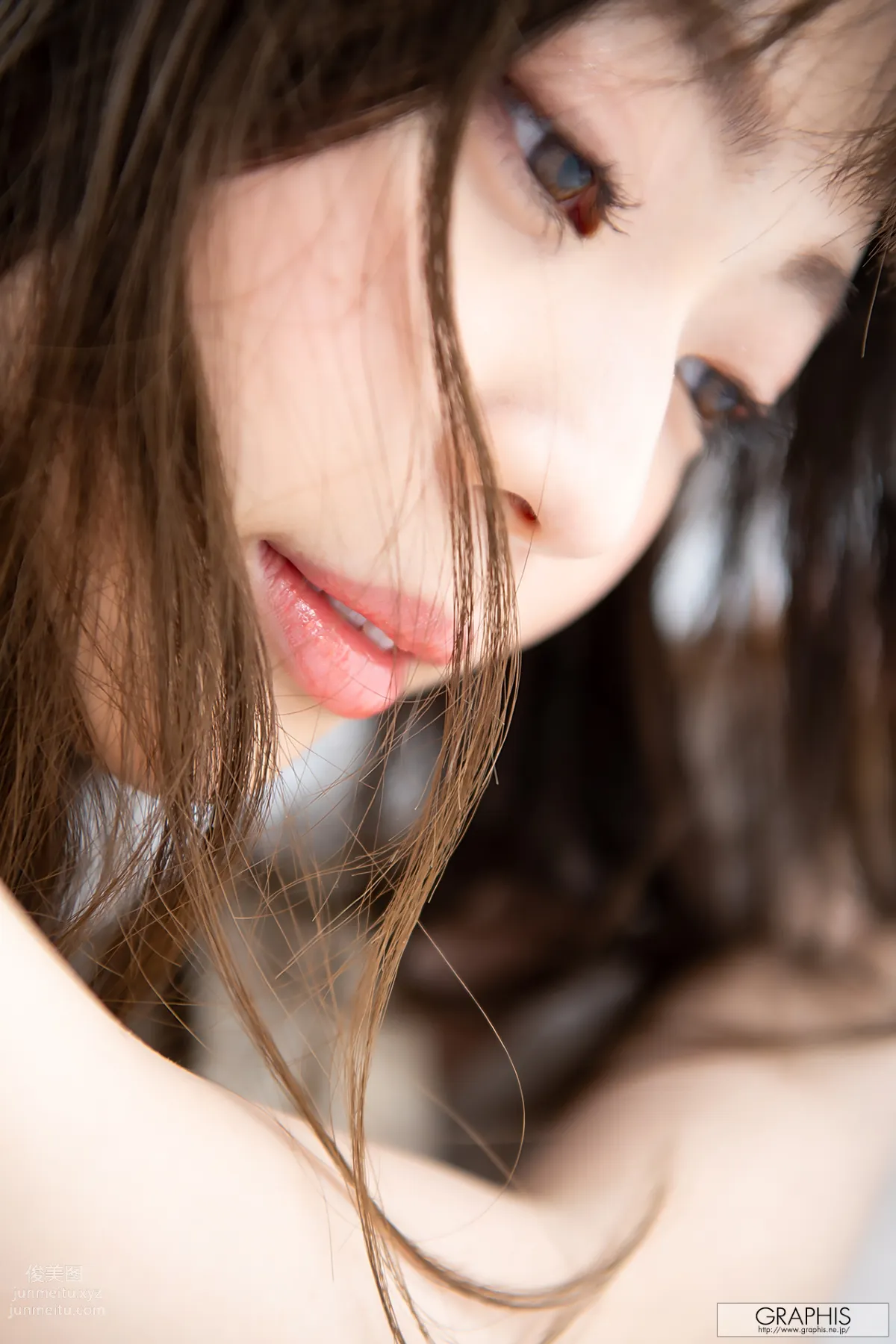 [Graphis] 2020-06-19 First Gravure - Izuna Maki 槙いずな page 19