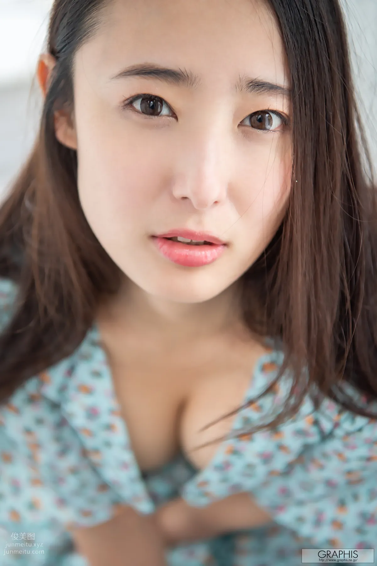 [Graphis] 2020-07-03 Gals - Suzu Matsuoka 松岡すず 『 Raw Expression 』 page 81