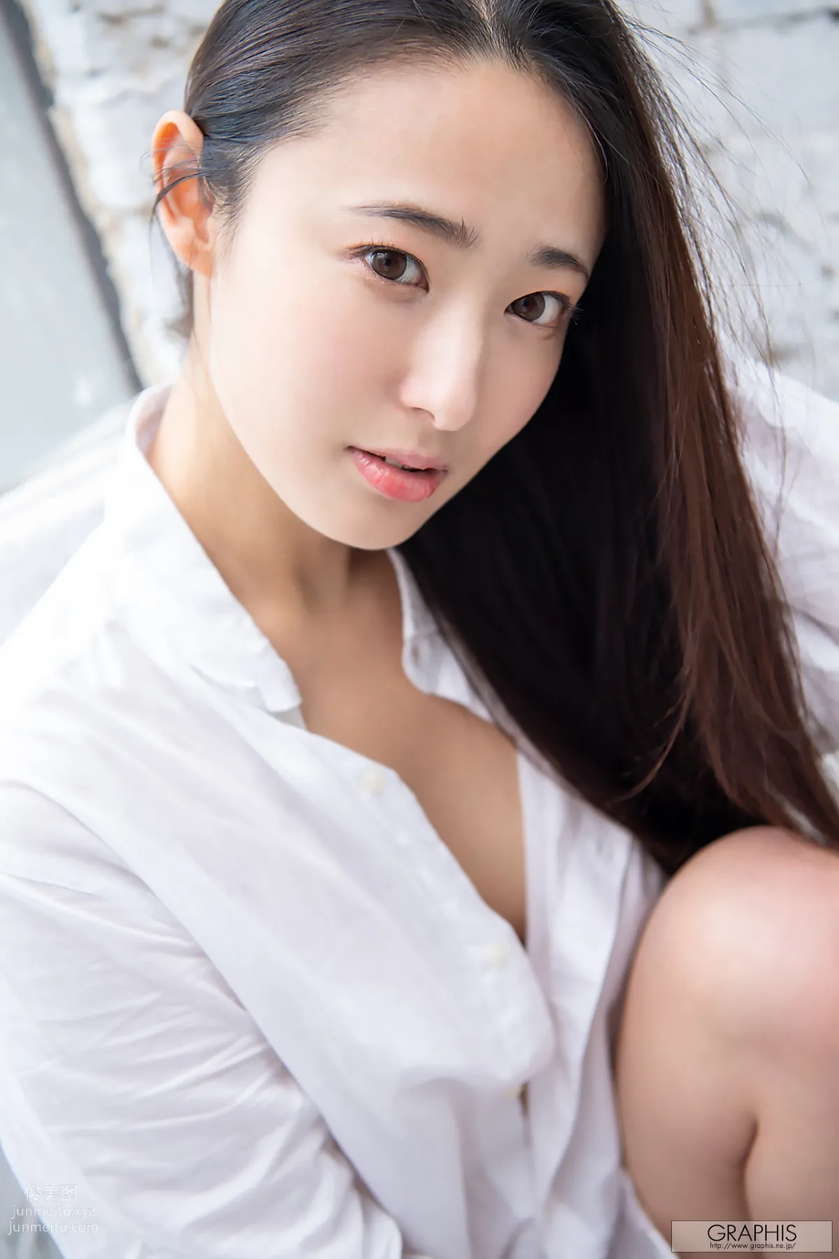 [Graphis] 2020-07-03 Gals - Suzu Matsuoka 松岡すず 『 Raw Expression 』 page 48