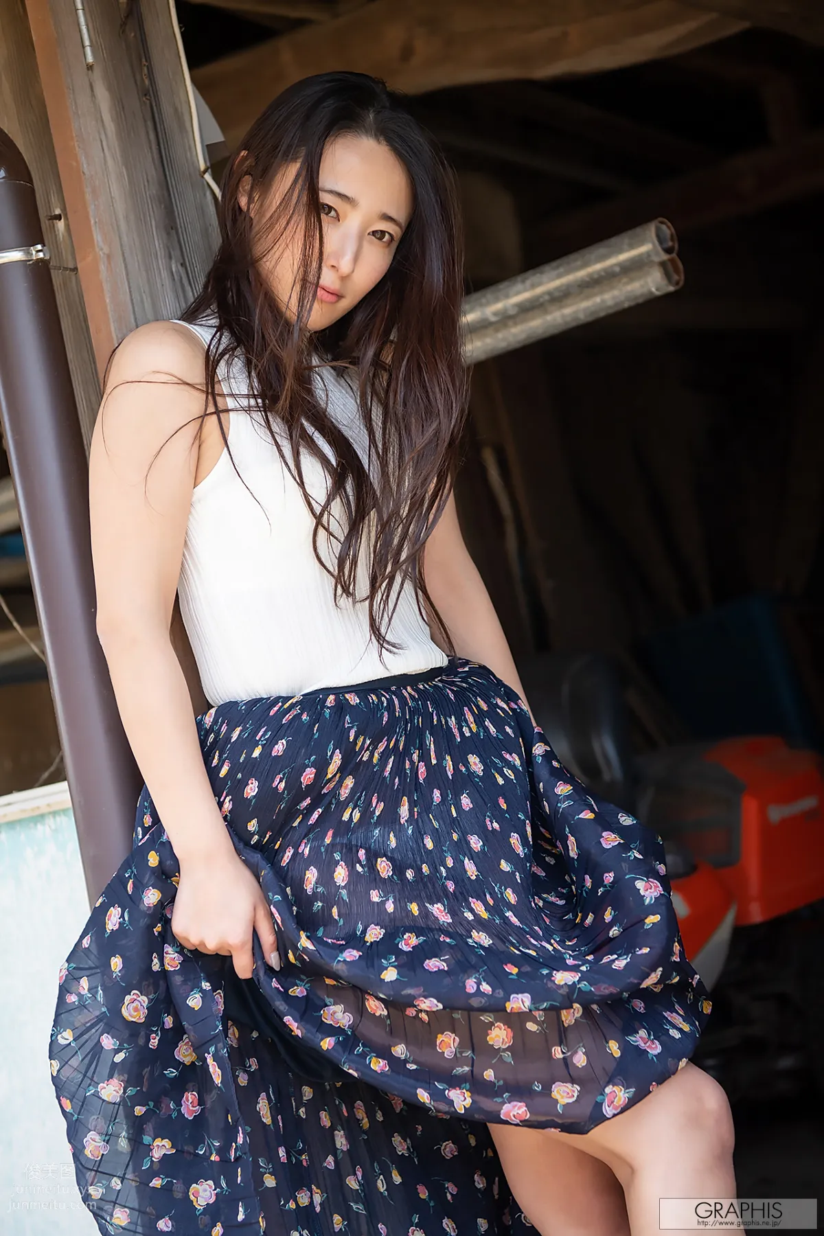 [Graphis] 2020-07-03 Gals - Suzu Matsuoka 松岡すず 『 Raw Expression 』 page 4