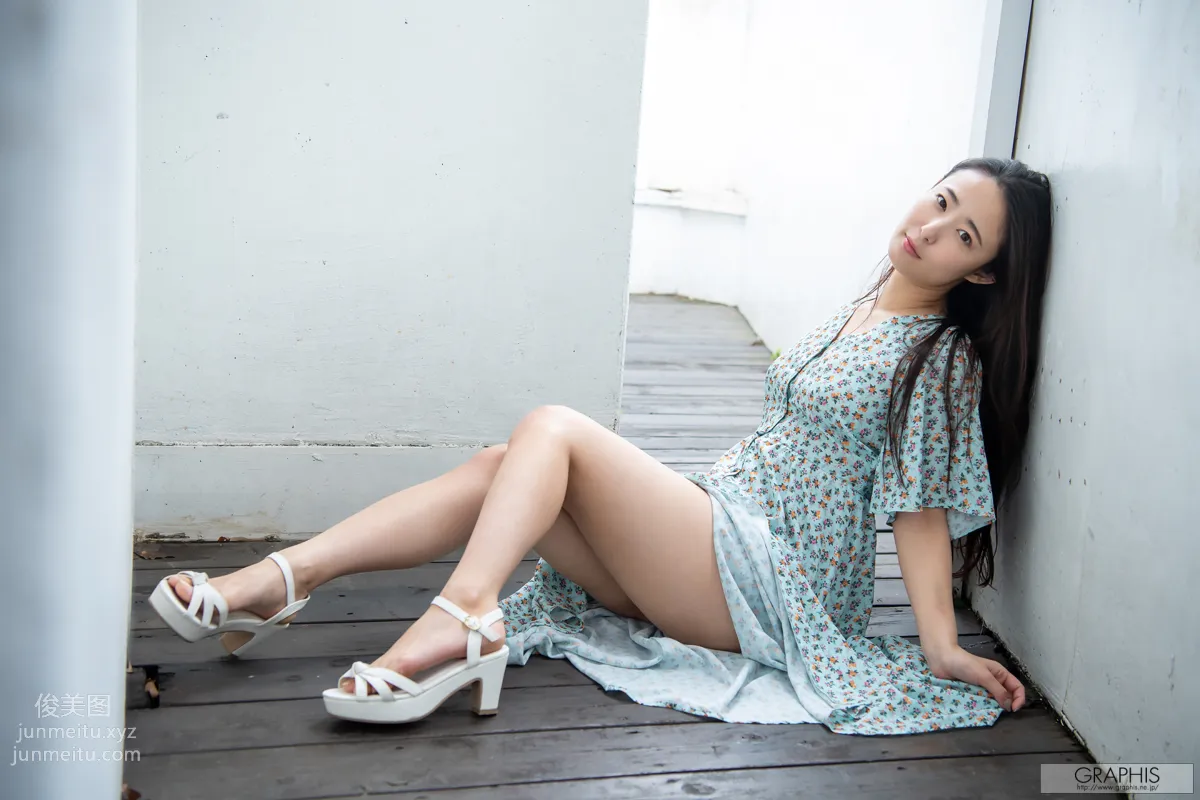 [Graphis] 2020-07-03 Gals - Suzu Matsuoka 松岡すず 『 Raw Expression 』 page 79