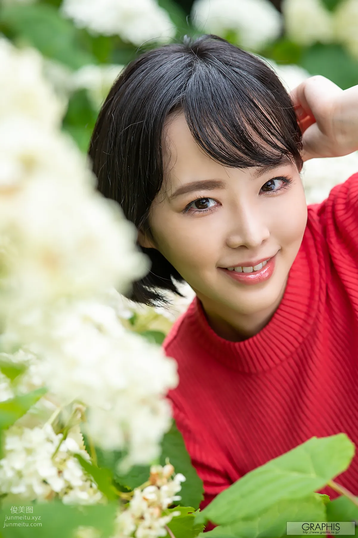 [Graphis] 2020-08-24 Tsubaki Sannomiya 三宮つばき 『 first gravure 』 page 2