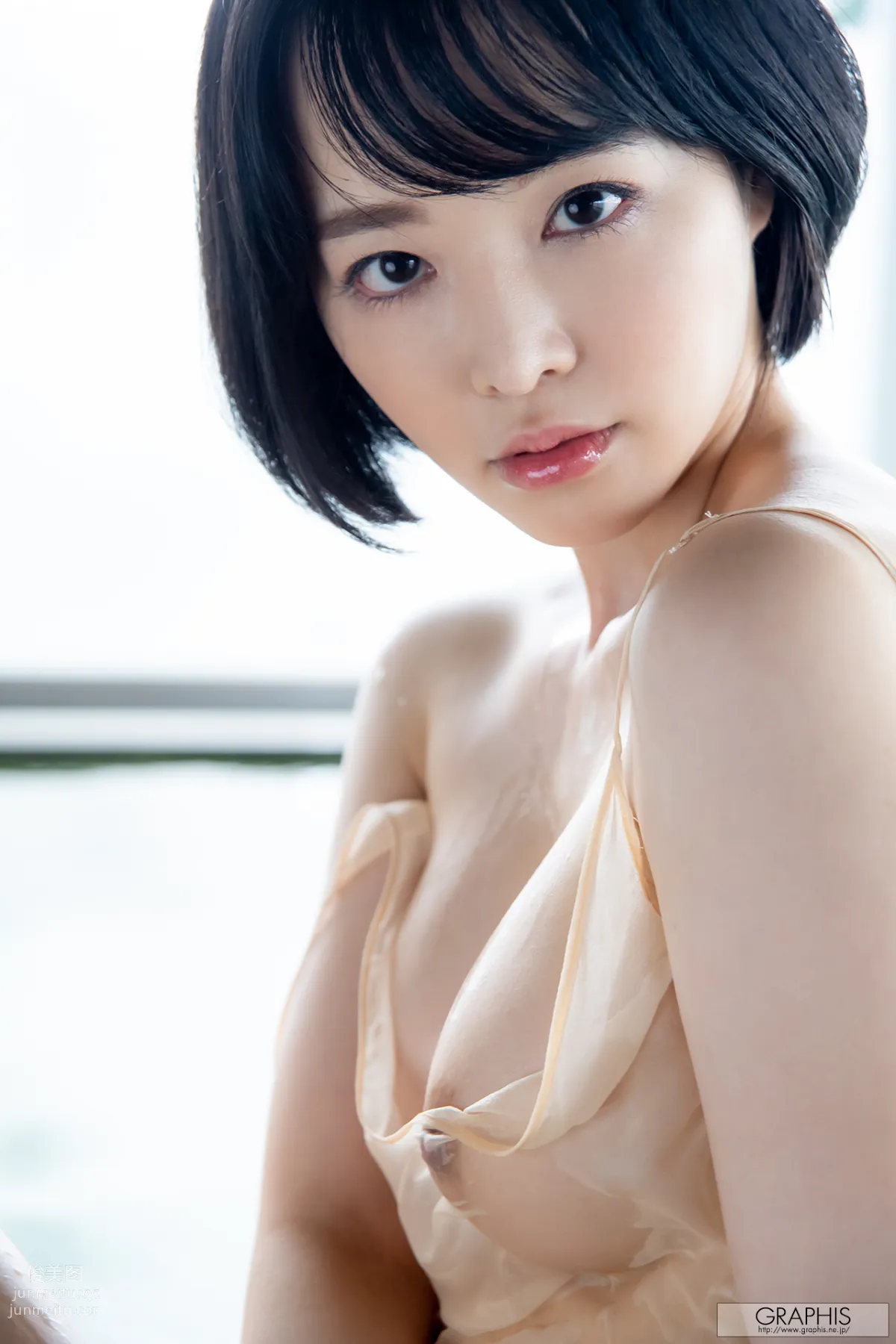 [Graphis] 2020-08-24 Tsubaki Sannomiya 三宮つばき 『 first gravure 』 page 94
