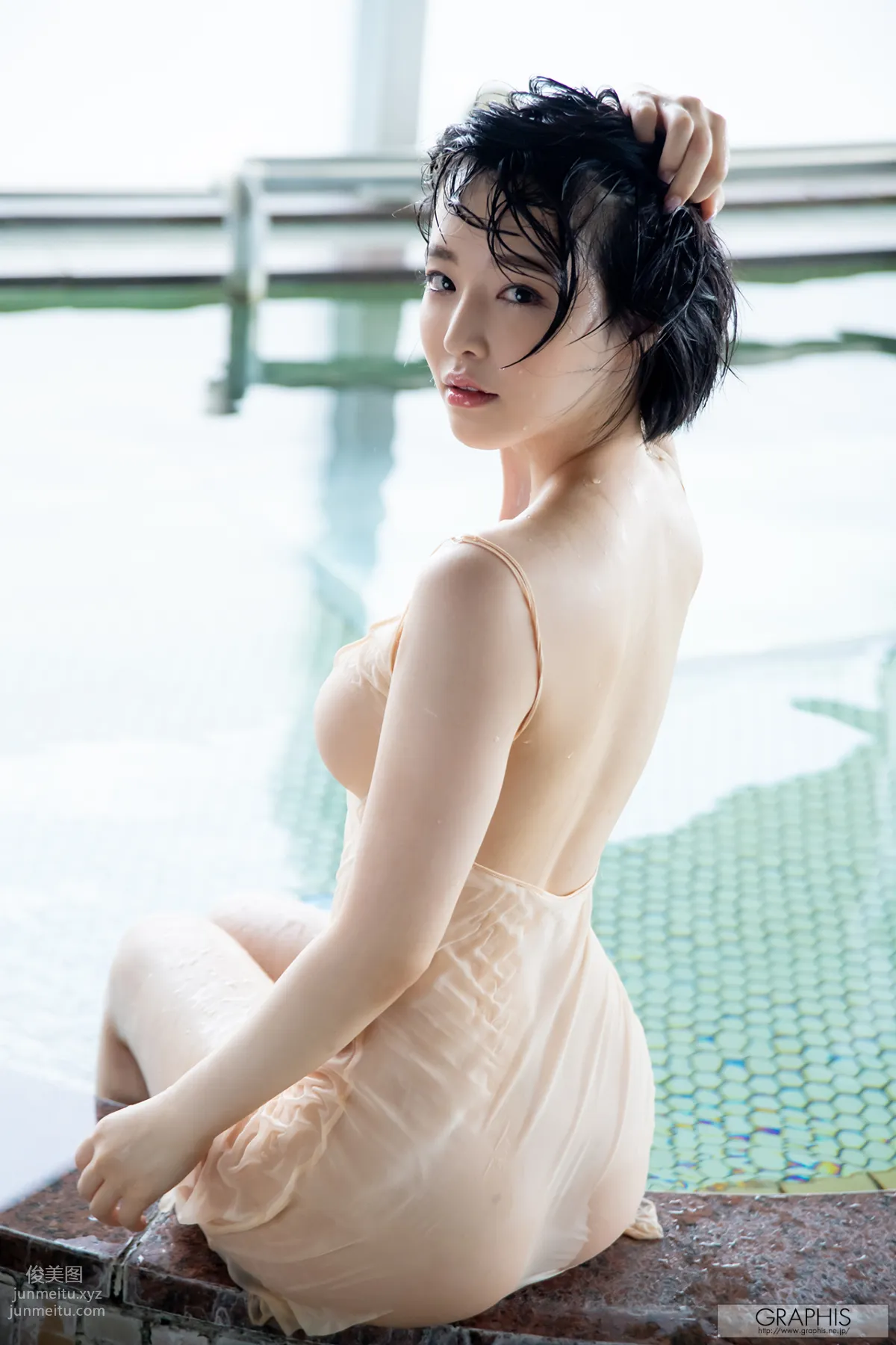 [Graphis] 2020-08-24 Tsubaki Sannomiya 三宮つばき 『 first gravure 』 page 101