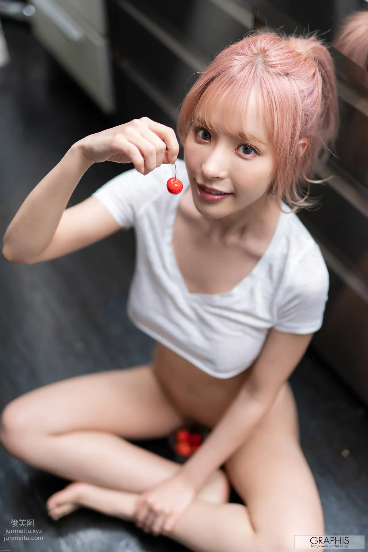 [Graphis] 2020-08-28 SUMMER SPECIAL 2020 - Kana Momonogi 桃乃木かな 『 Change! 』 page 43